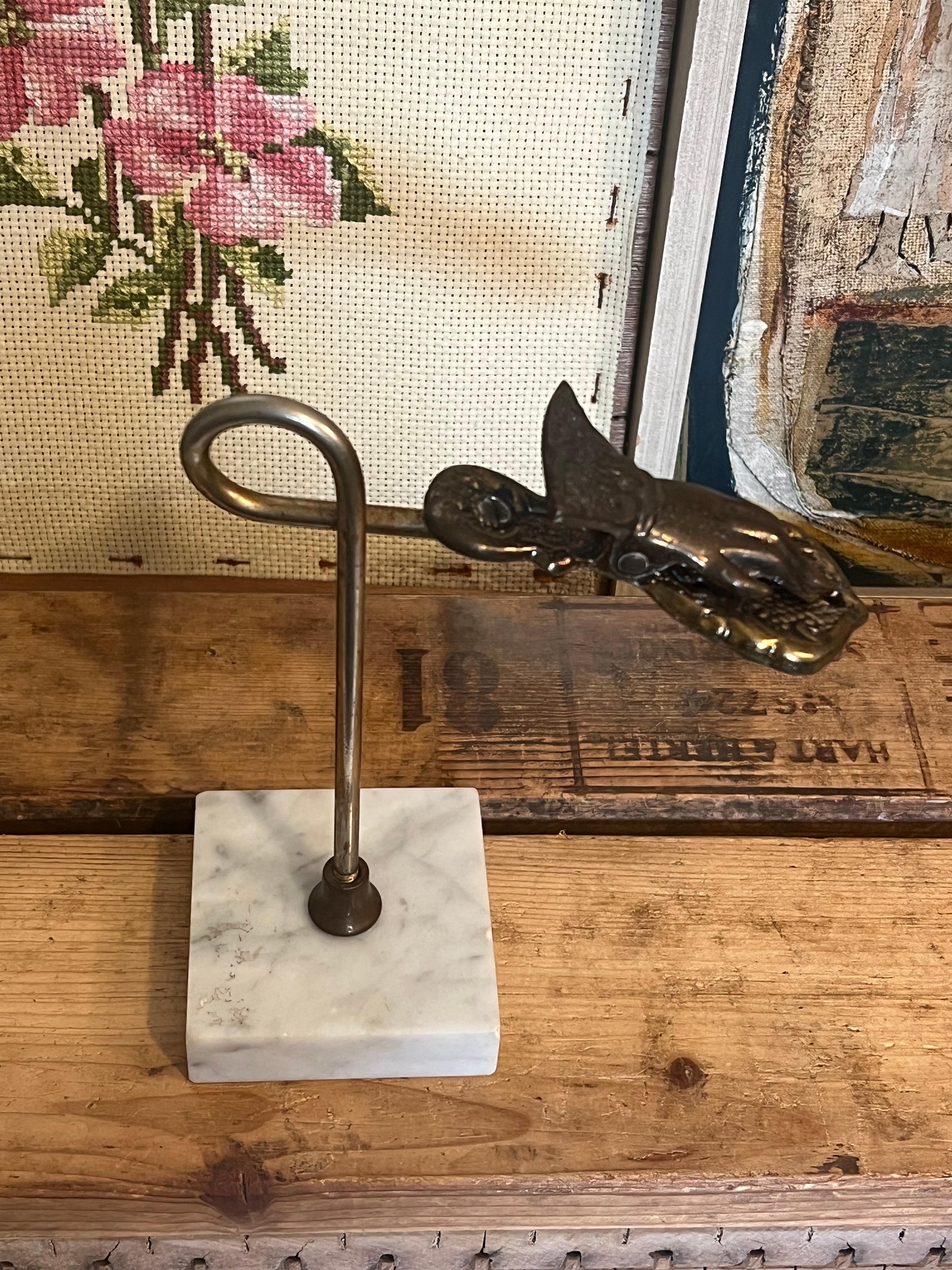 Dekorativer Handclip im viktorianischen Stil mit steinähnlichem Sockel. im Angebot 2