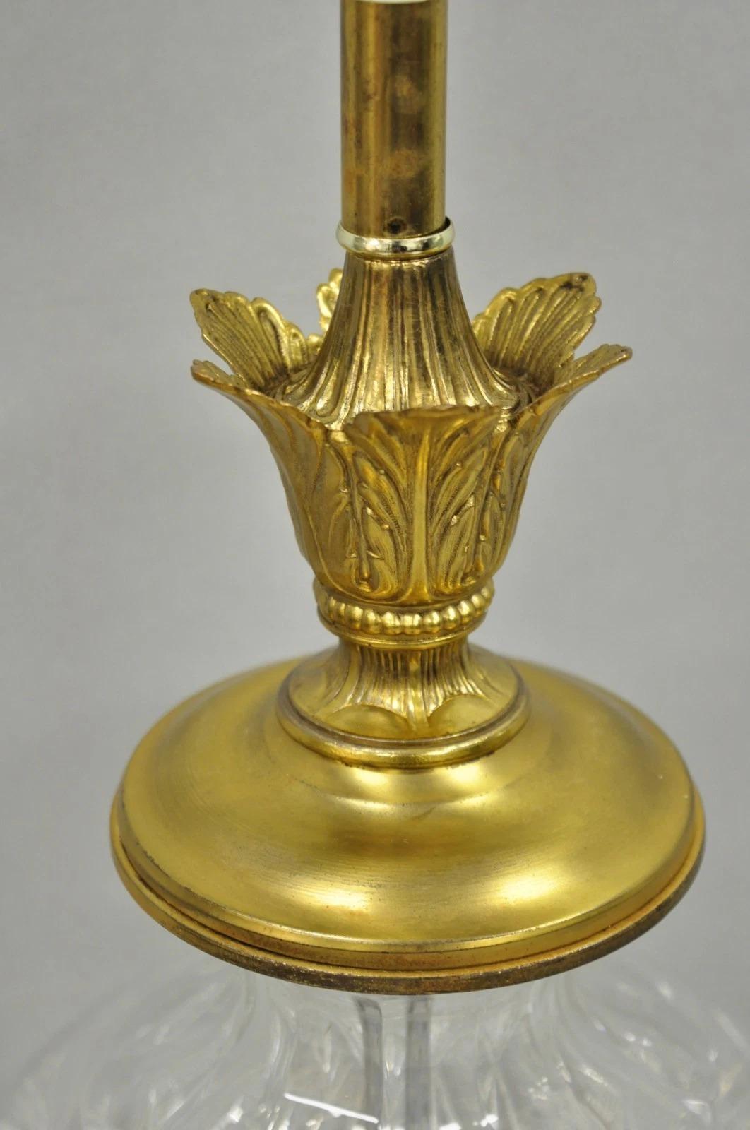 Vintage Victorian Style Etched Crystal Glass Ginger Jar Brass Table Lamp In Good Condition For Sale In Philadelphia, PA