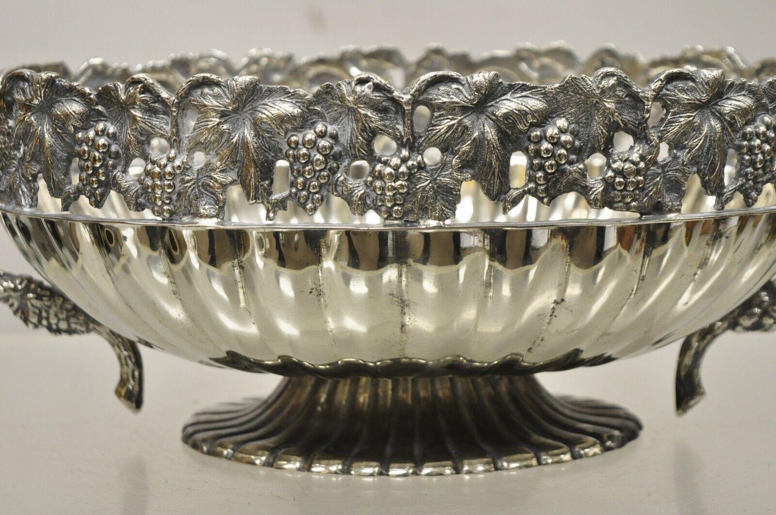 Vintage Victorian Style Grapevine Silver Plated Oval Twin Handle Fruit Bowl In Good Condition For Sale In Philadelphia, PA