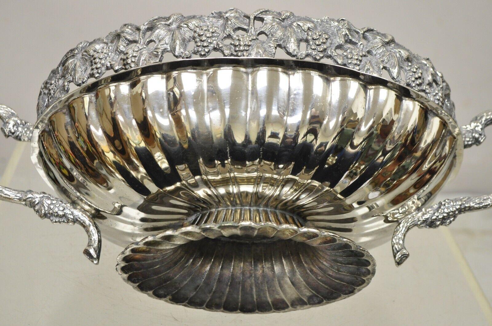 Vintage Victorian Style Grapevine Silver Plated Oval Twin Handle Fruit Bowl For Sale 5