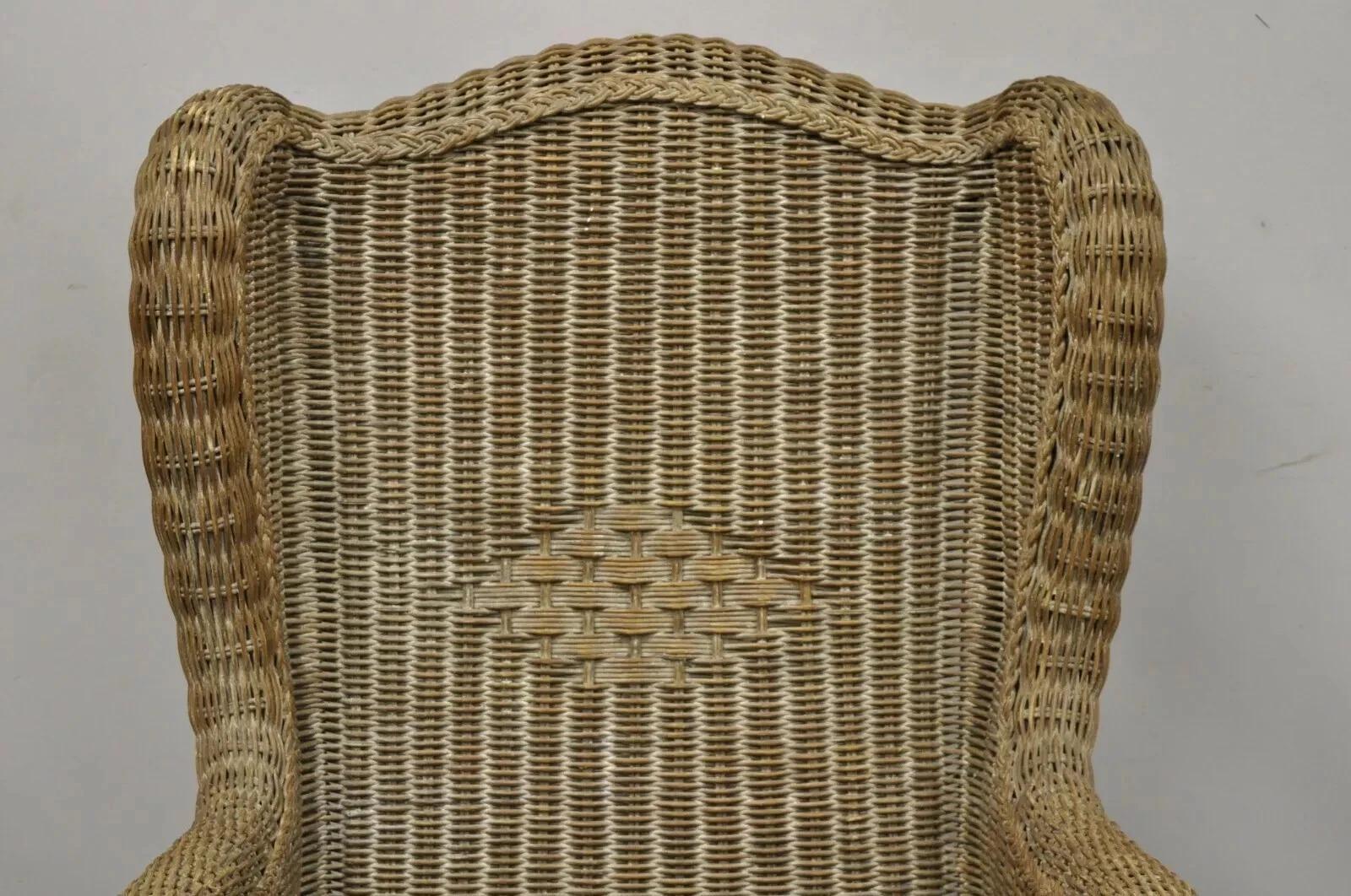 Vittoriano Vintage By, grande poltrona da salotto in vimini e rattan intrecciato. in vendita