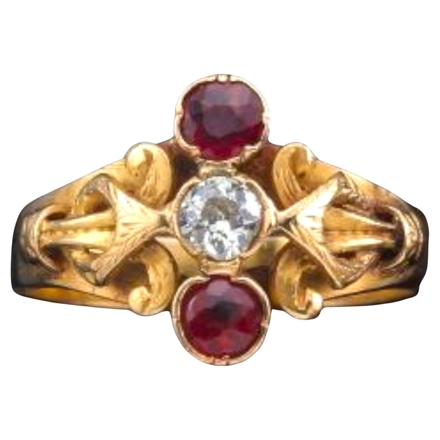 Anello a tre pietre con rubini e diamanti in stile vittoriano vintage