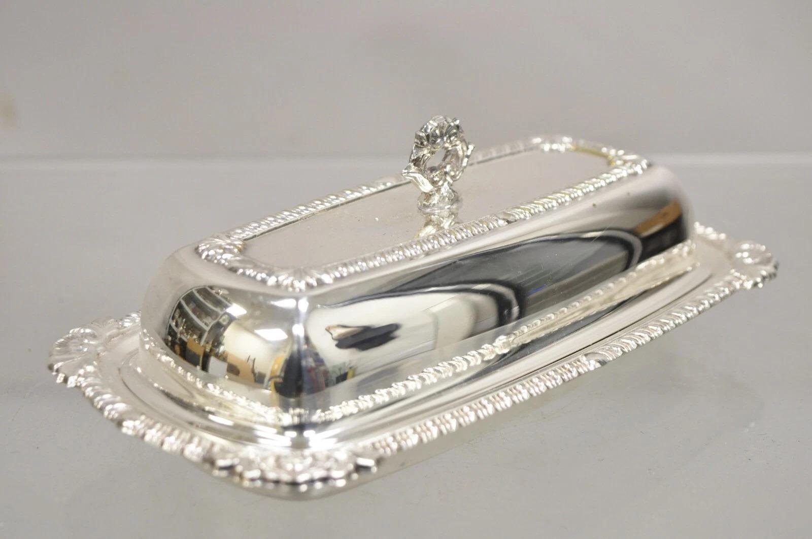 Vintage Victorian Style Silver Plated Covered Butter Dish w / Glas Liner von Rose. Circa Mitte des 20. Jahrhunderts. Abmessungen: 3