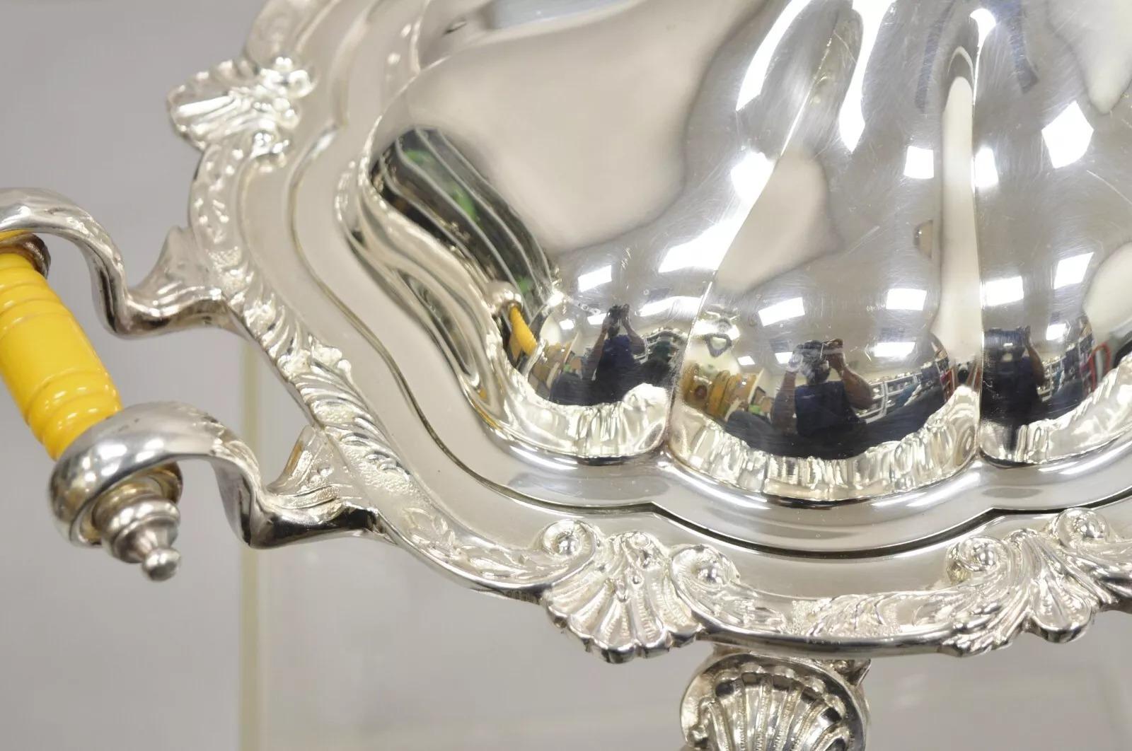 20ième siècle Vieux buffet anglais de style victorien plaqué argent en vente