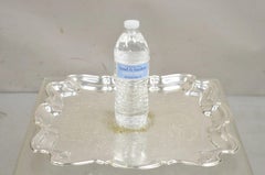 Plateau carré de style victorien de 15 pouces avec bord festonné en métal argenté