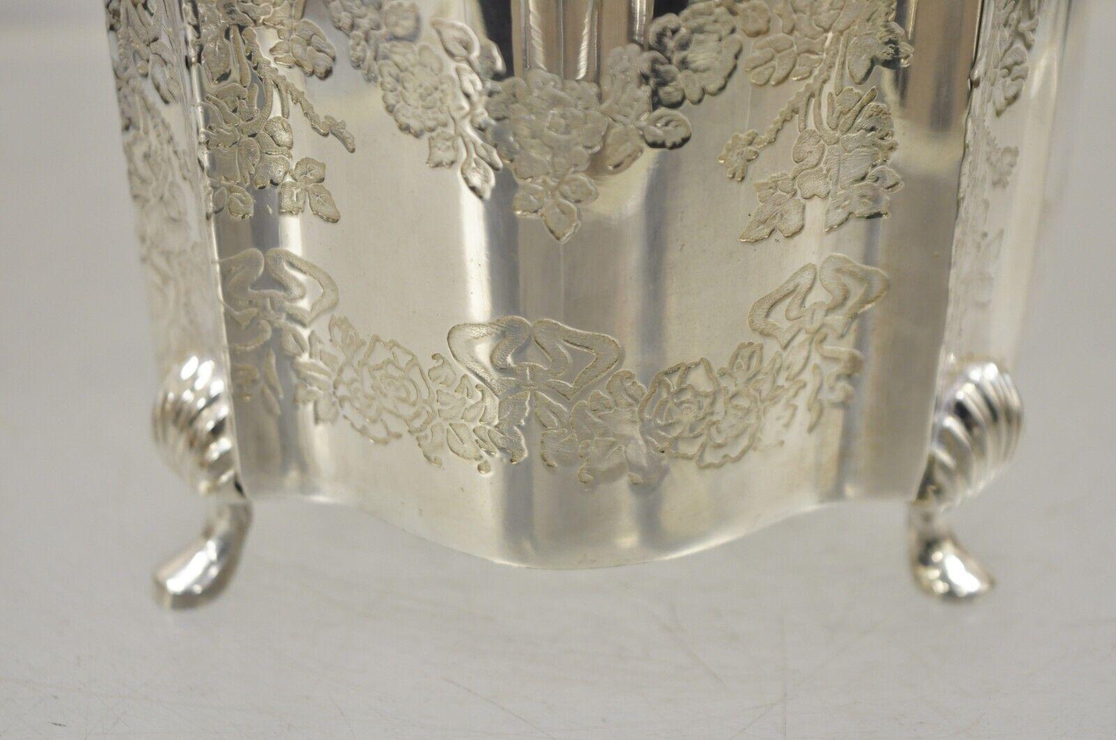 20th Century Vintage Victorian Style Silver Plated Small Scalloped Ice Bucket with Tonges For Sale