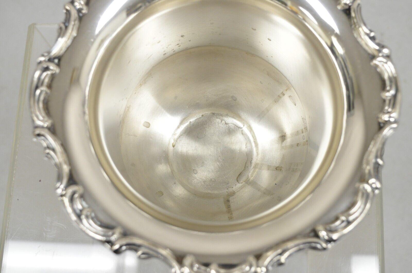 Seau à glace et champagne de style victorien vintage en métal argenté en vente 1