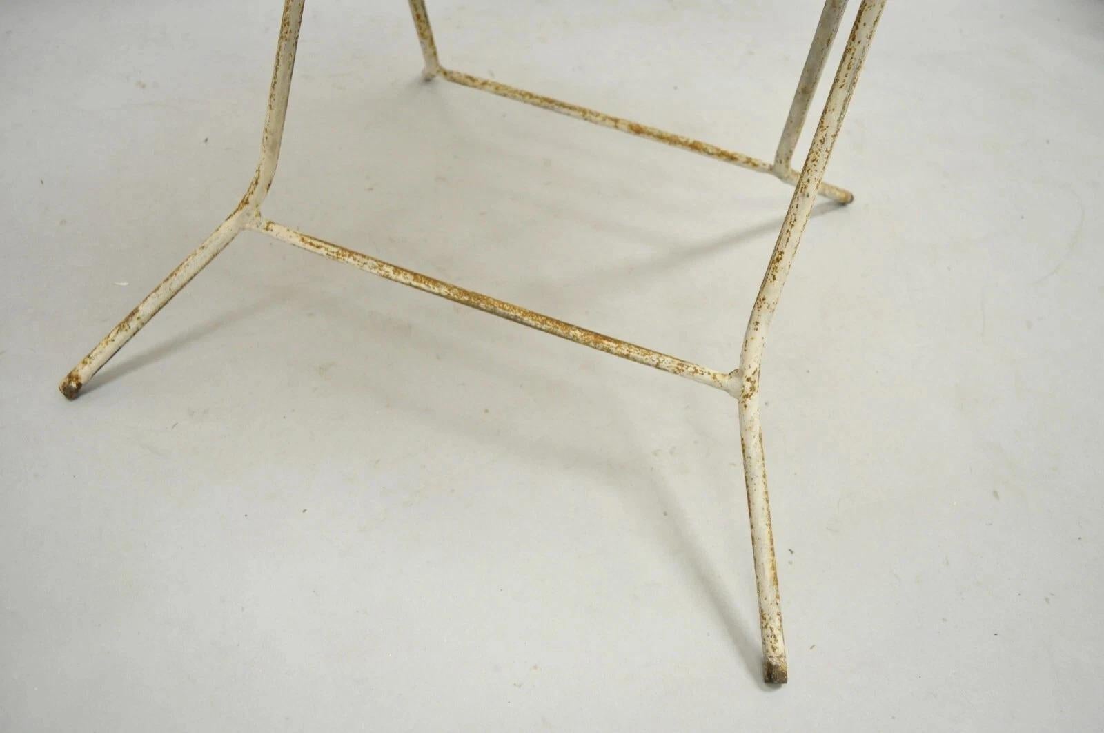 Vintage viktorianischen Stil Schmiedeeisen Wicker Rattan Top Folding Karte Spieltisch (20. Jahrhundert) im Angebot