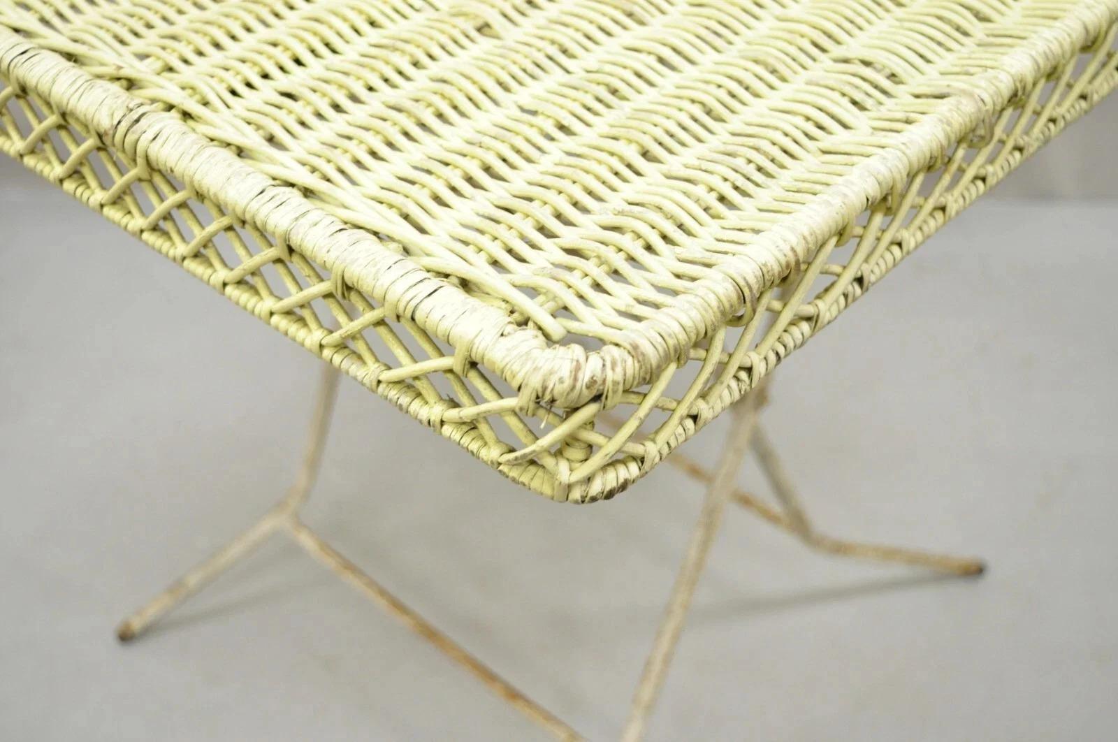Vintage viktorianischen Stil Schmiedeeisen Wicker Rattan Top Folding Karte Spieltisch im Angebot 1