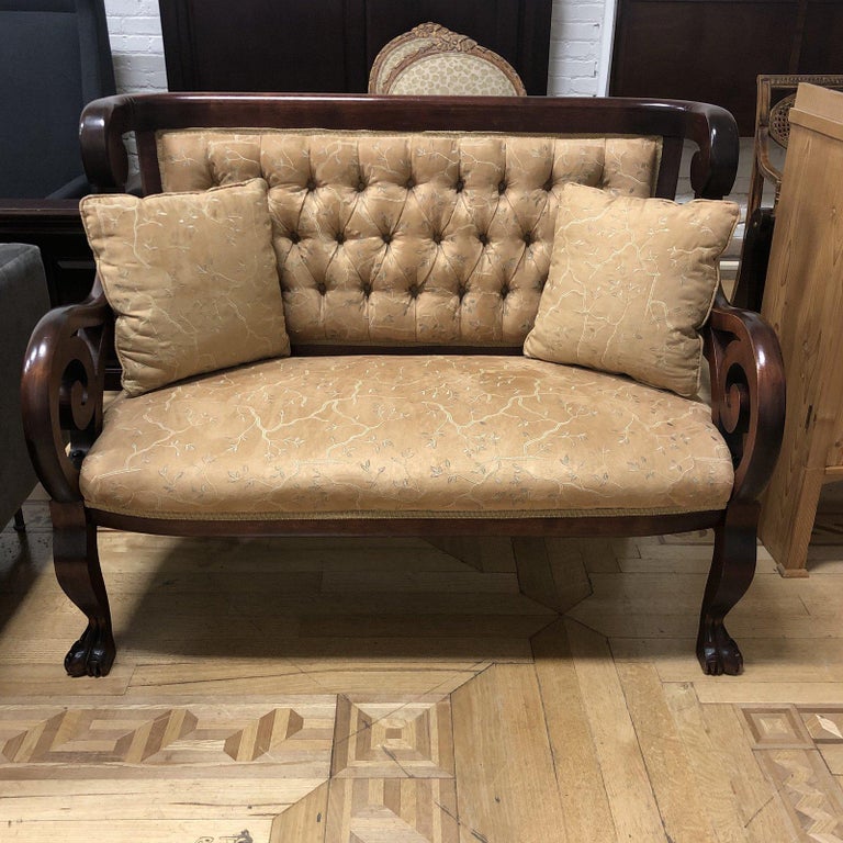 Vintage Victorian Tufted Settee For Sale at 1stdibs