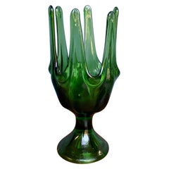 Vieux vase mouchoir en verre Viking en vert