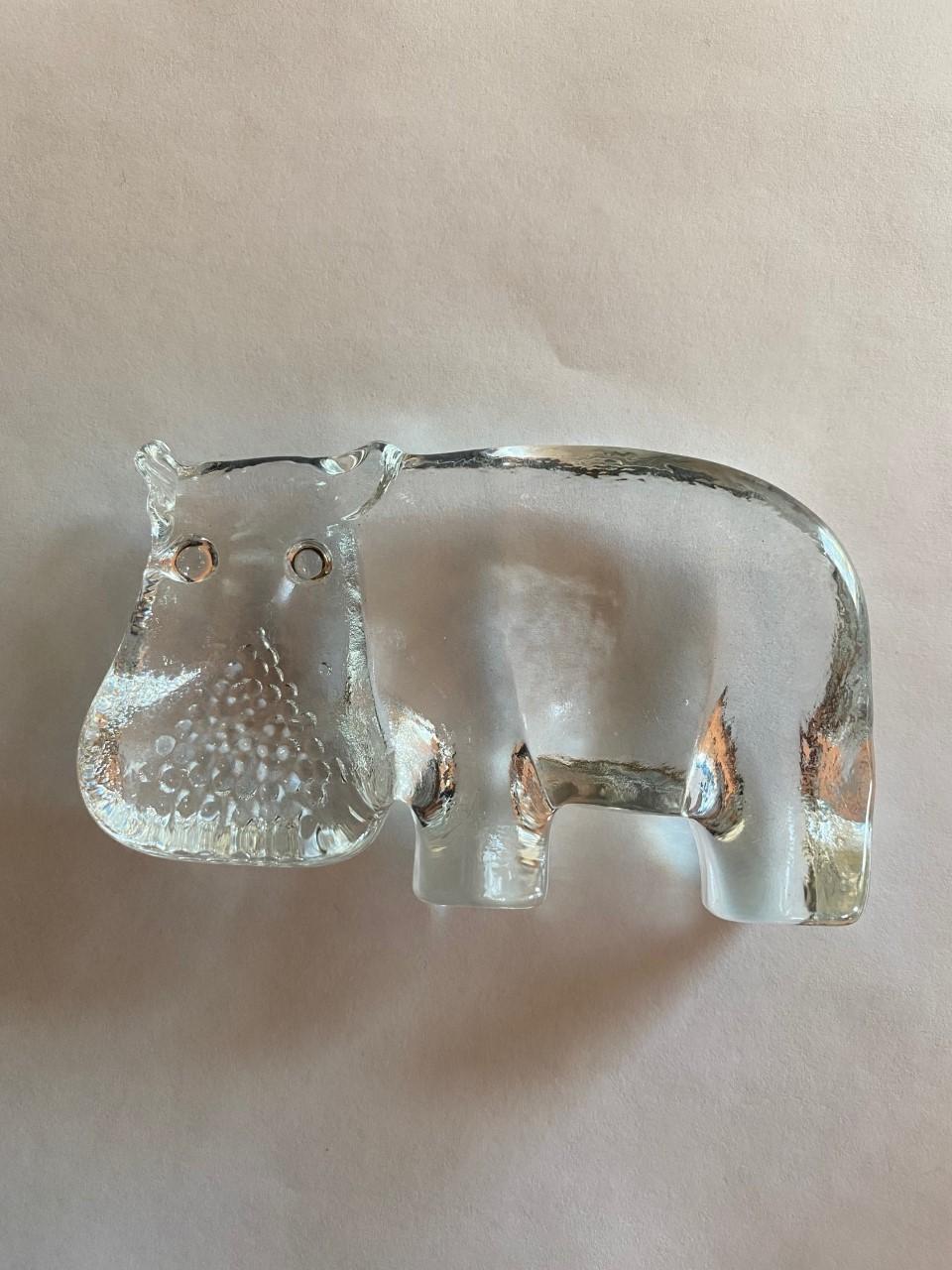 Hand-Crafted Vintage Viking Glass Hippopotamus Figure Paperweight For Sale