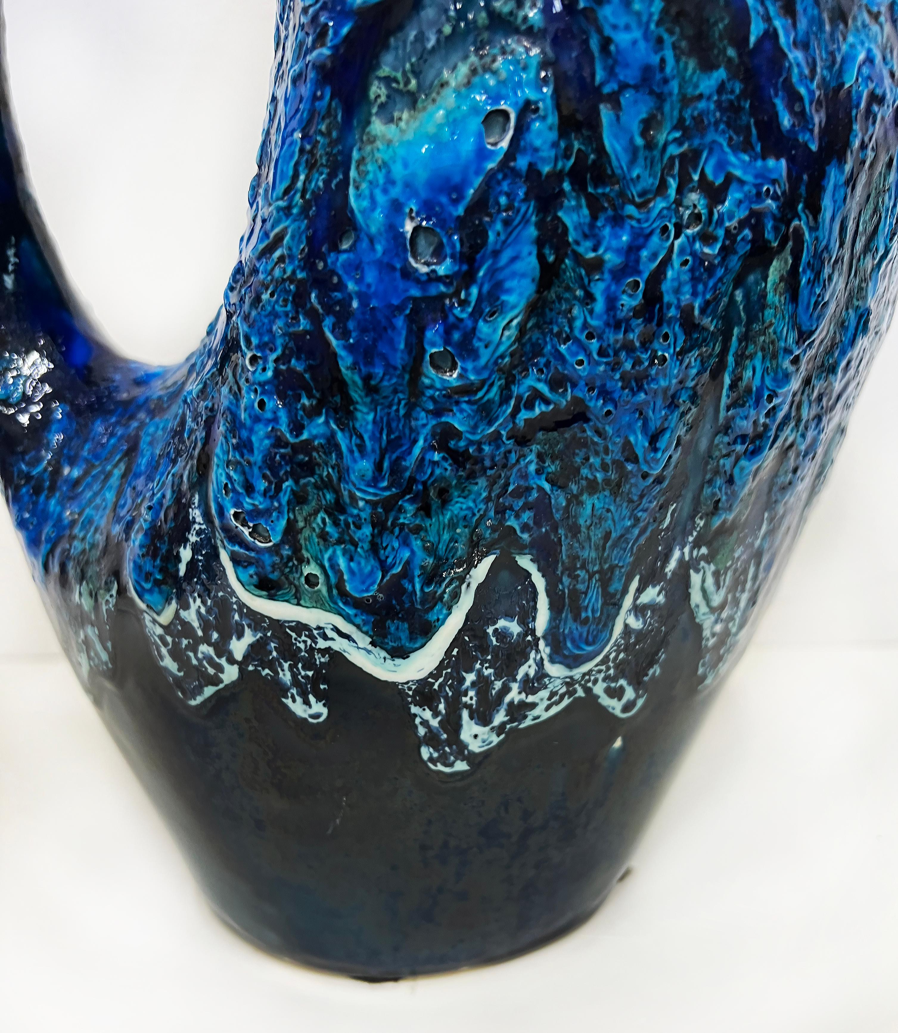 Vase de poterie émaillée et texturée Villauris, France en vente 1
