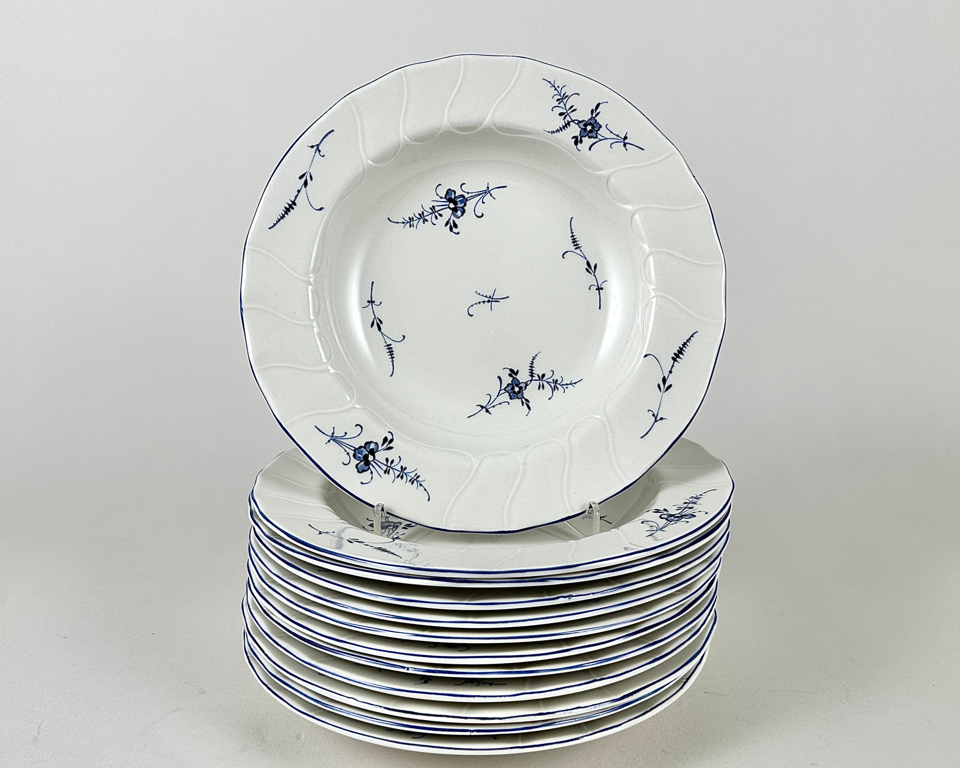 Luxembourgeois Vintage Villeroy & Boch Luxembourg Dinnerware Set 12 settings, 28 pcs en vente