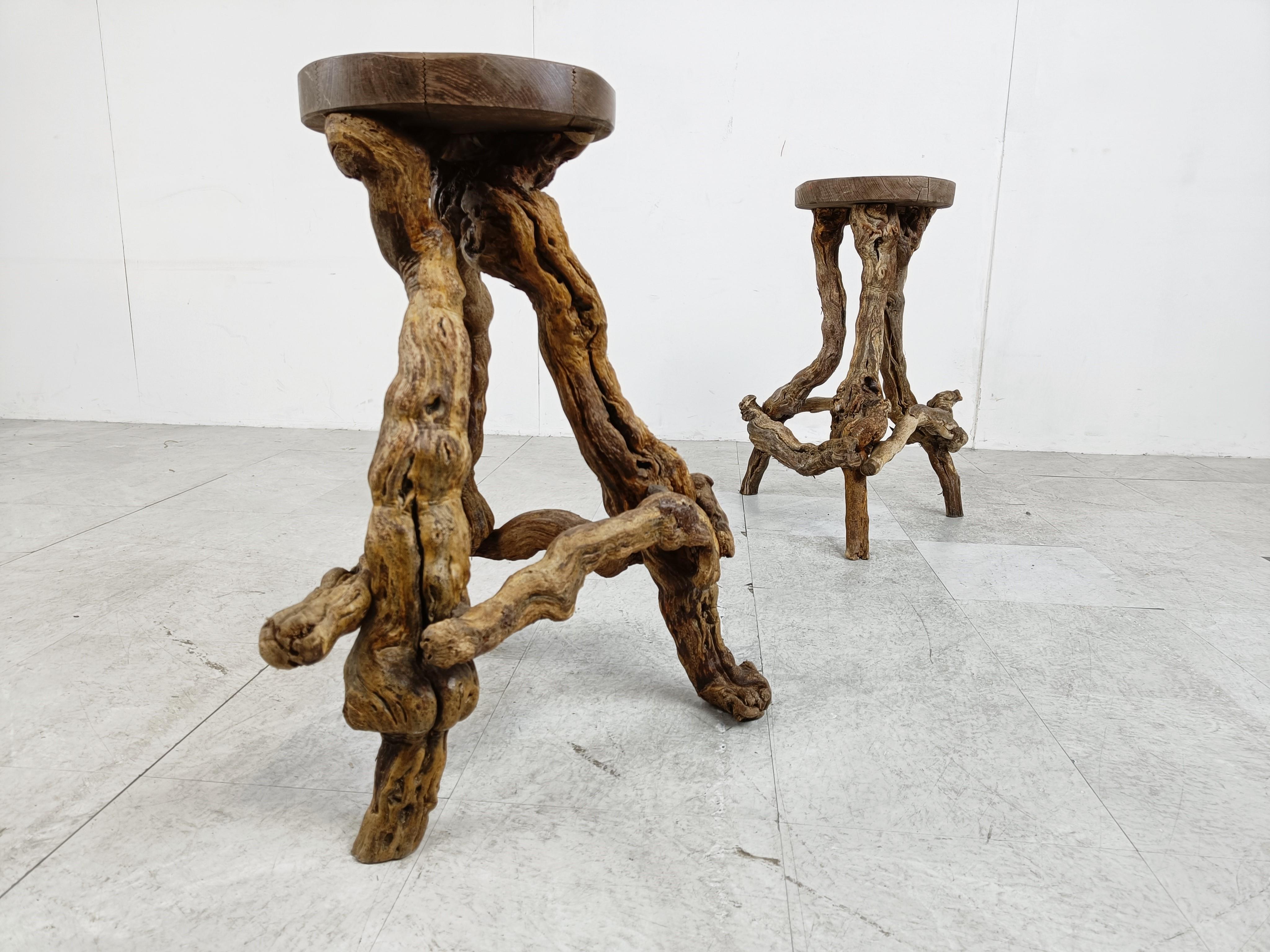 Up for sale is this rather unique bar counter made from vinewood branches with beautiful matching stools.

This sculptural bar counter can ideally be used as a wine tasting bar and is very decorative.

1950s - France

Good