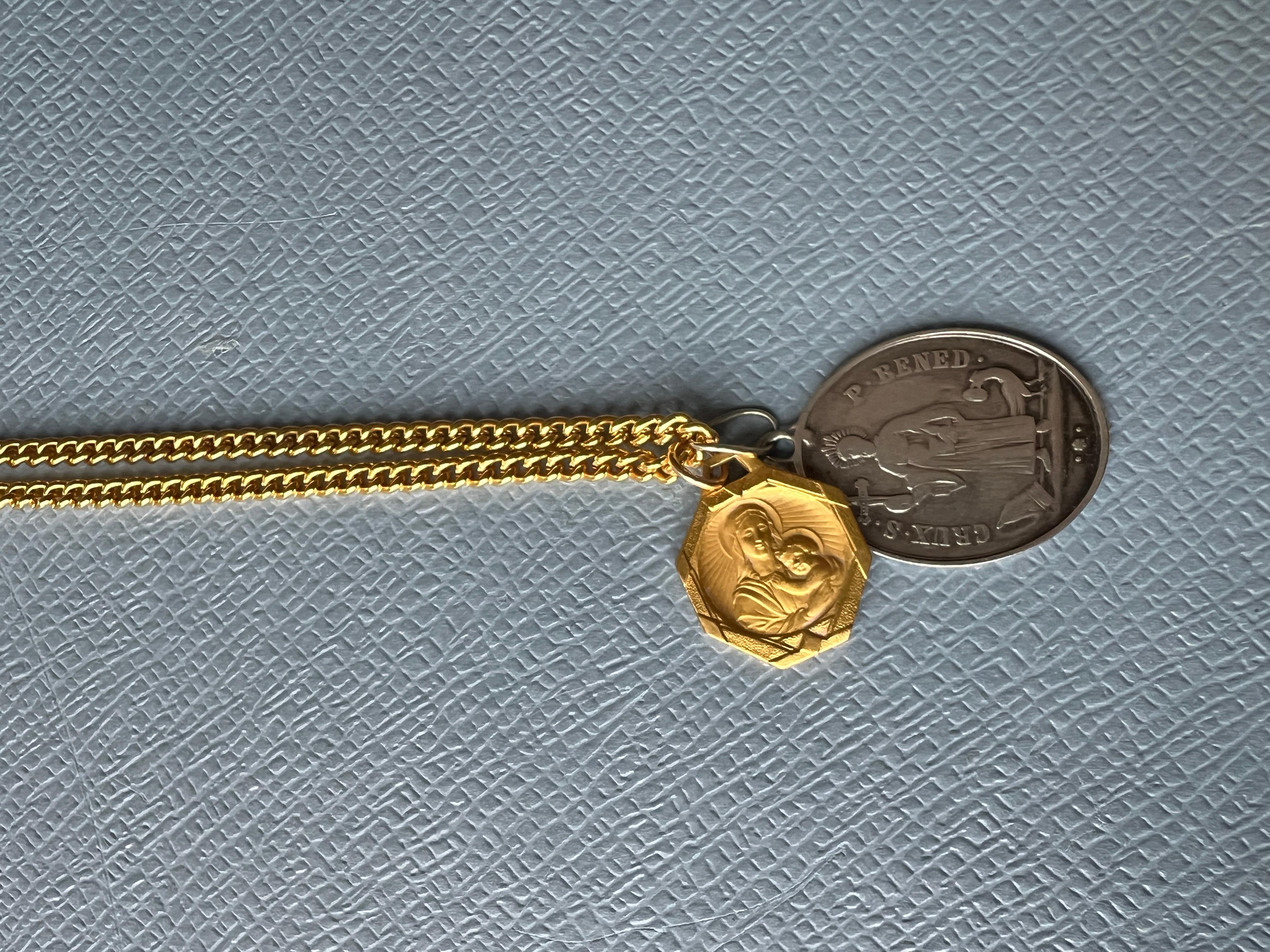 Vintage Virgin Mary Medal Gold Plated Silver Medal Chain Necklace J Dauphin In New Condition In Los Angeles, CA