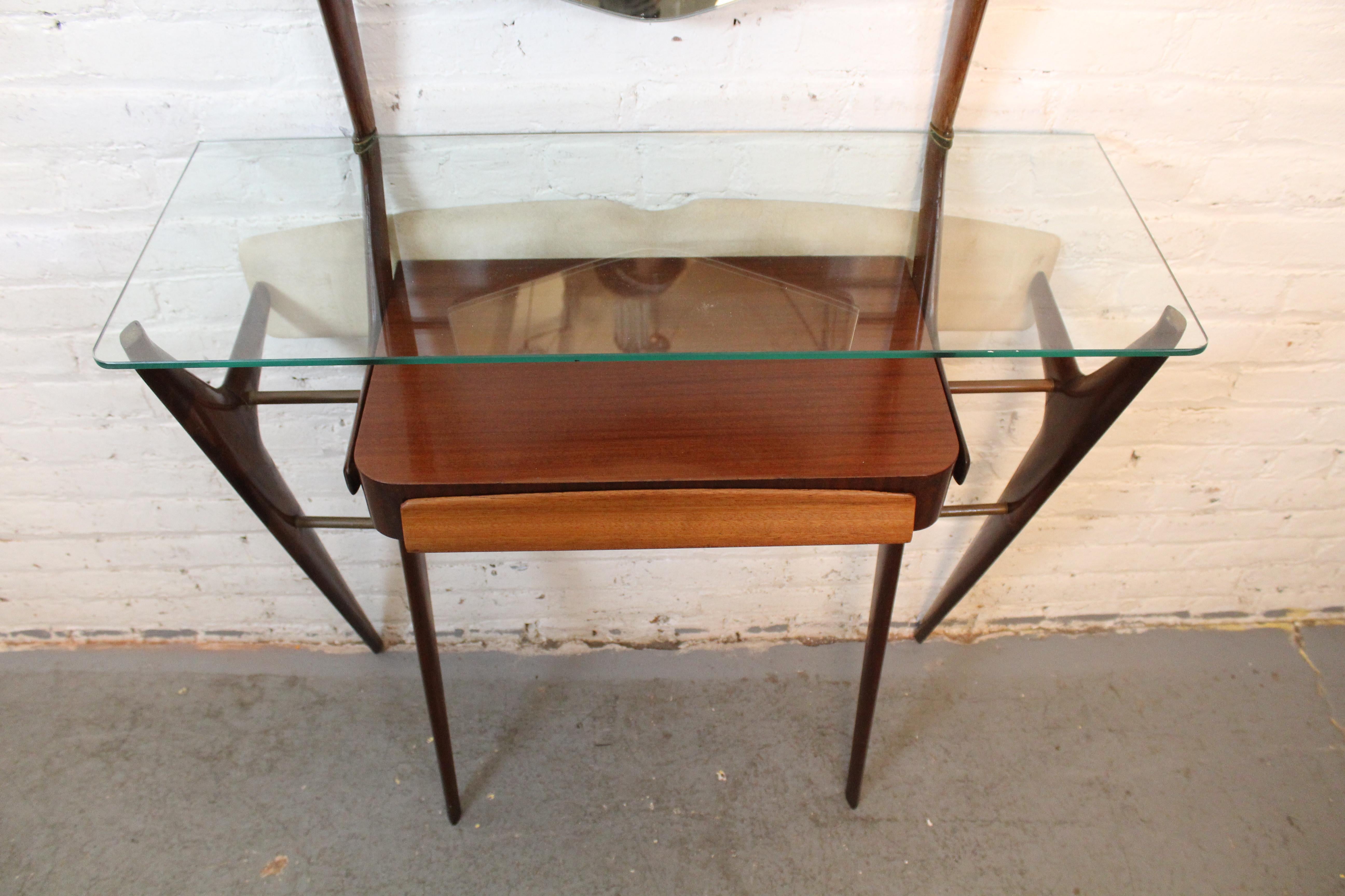 Vintage Vittorio Dassi Mirrored Console attributed to Ico Parisi In Good Condition For Sale In Brooklyn, NY