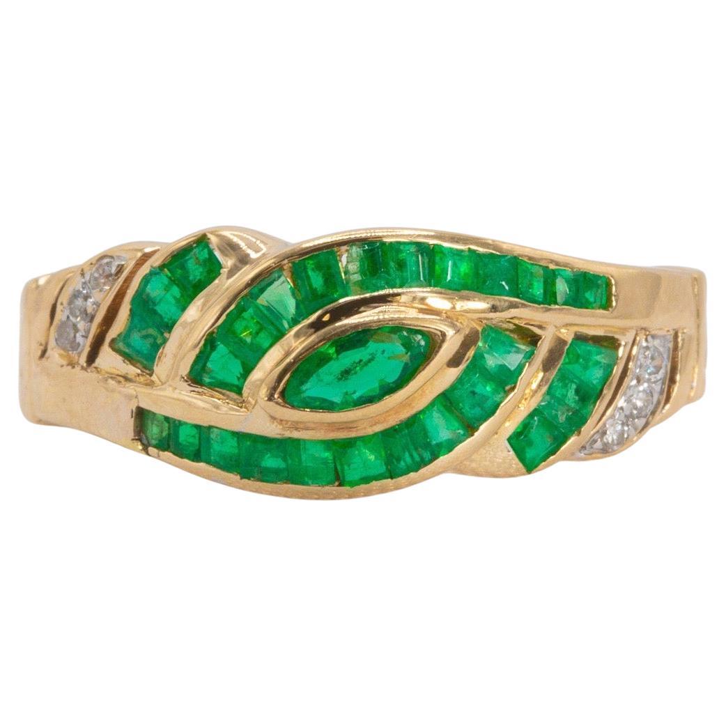 Vintage Vivid Emerald and Diamond Band in 18K Yellow Gold
