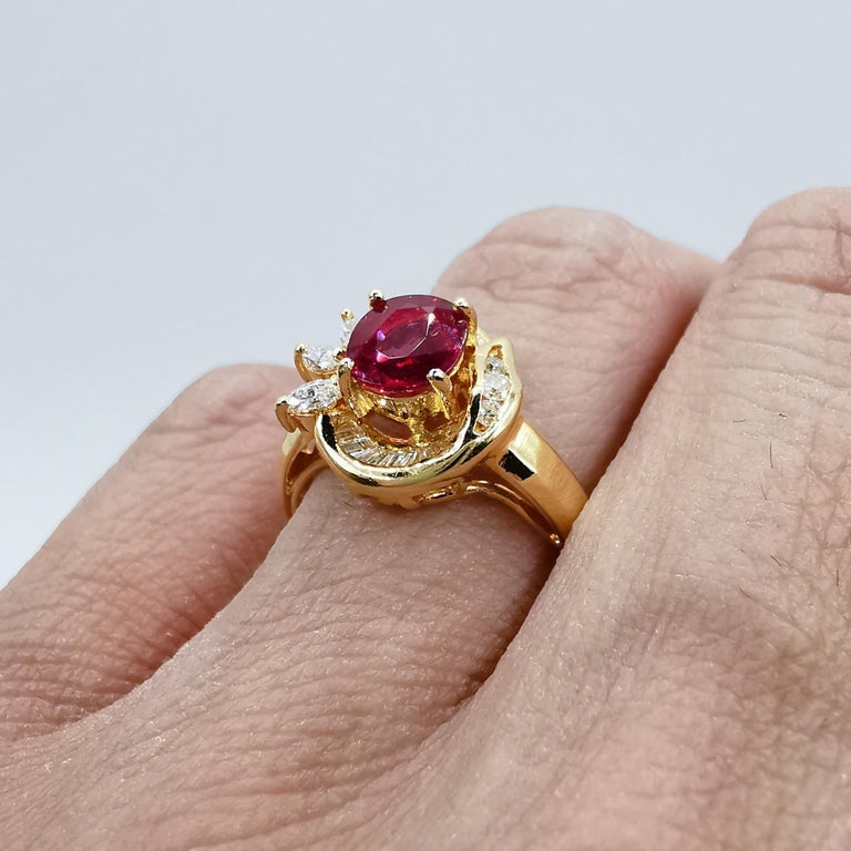 Vintage Vivid Red Oval Cut Ruby & Marquise Diamond Ring in Yellow Gold For Sale 5