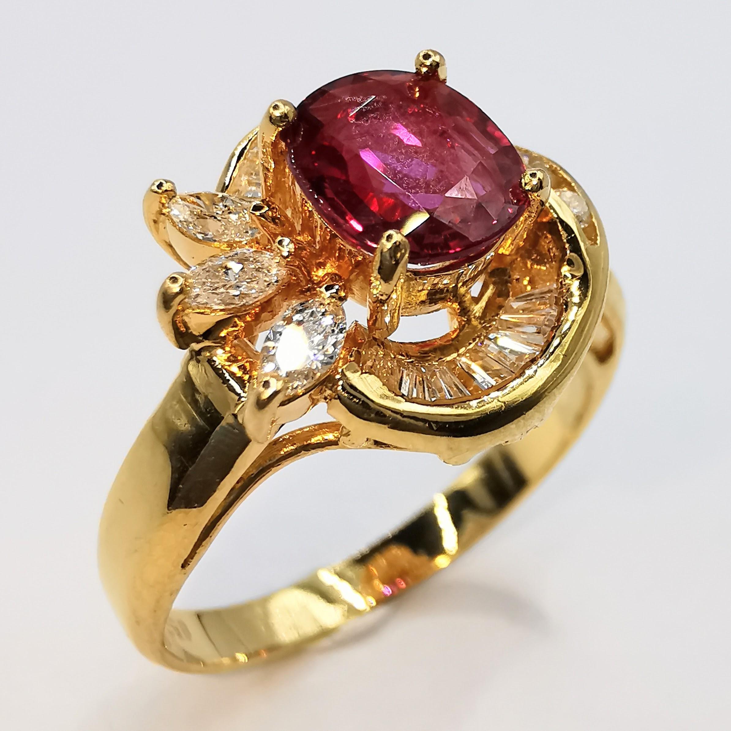 Vintage Vivid Red Oval Cut Ruby & Mixed Cut Diamond Ring in 20K Yellow Gold In New Condition For Sale In Wan Chai District, HK