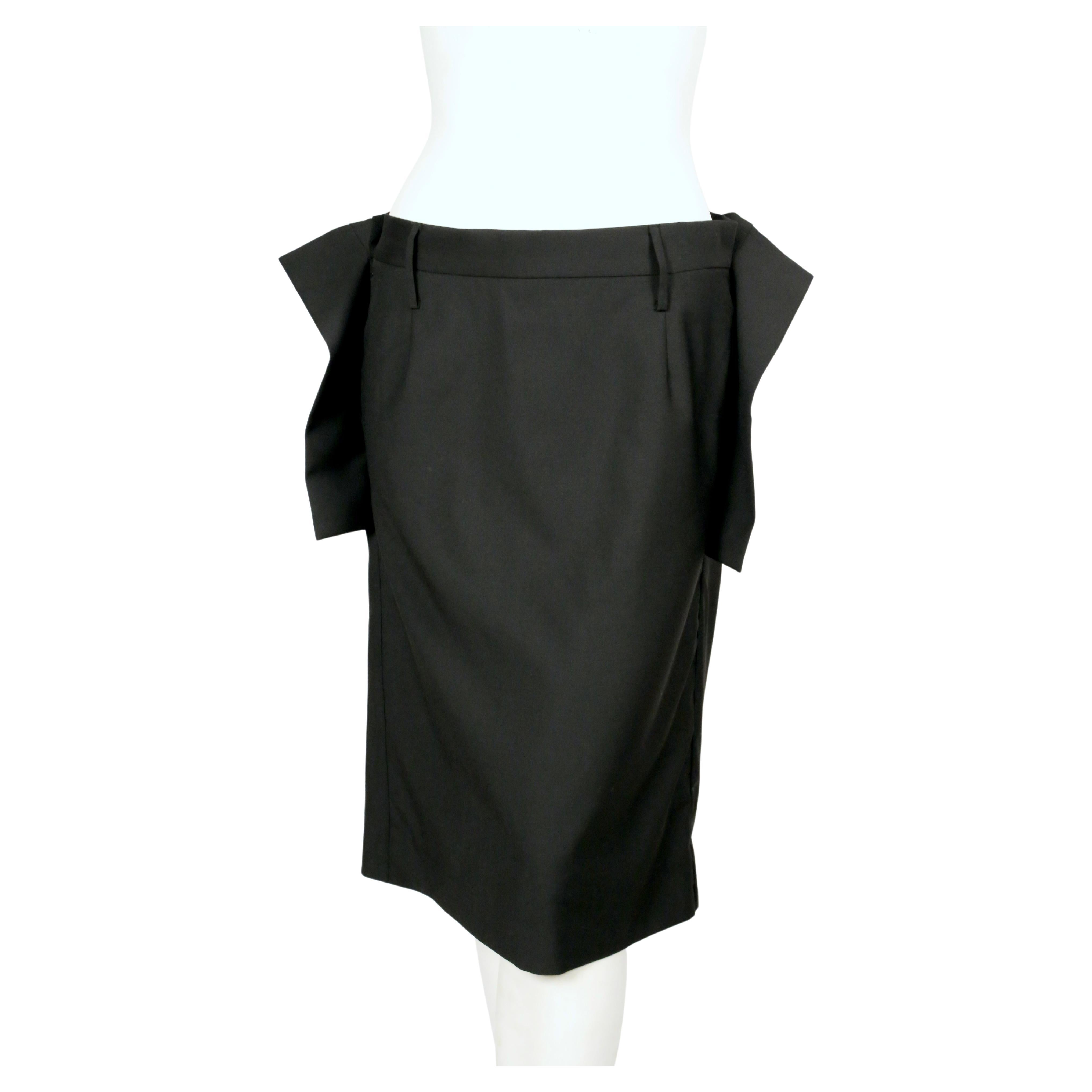 vintage VIVIENNE WESTWOOD schwarzes drapiertes Oberteil und Rock Anzug im Angebot 1