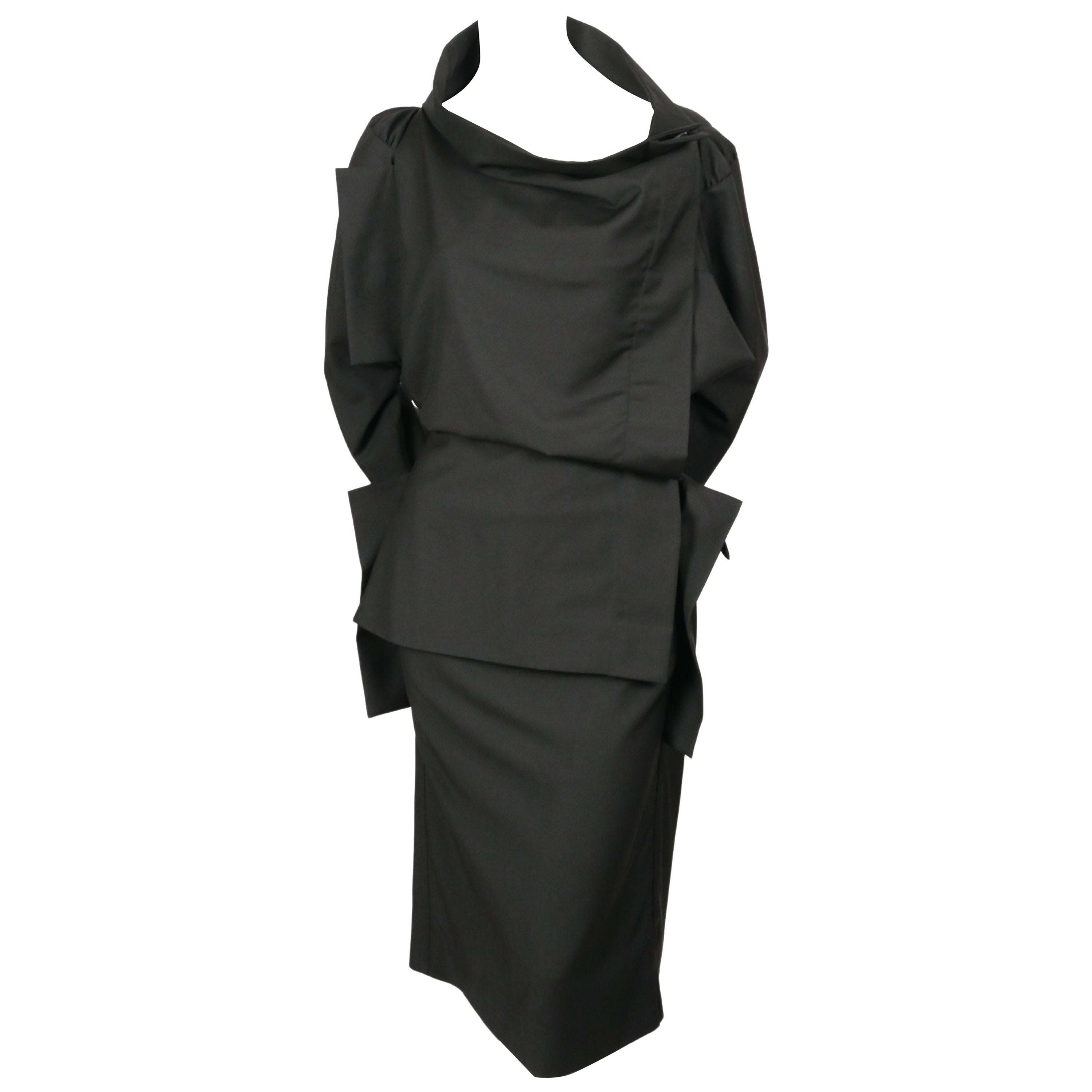 vintage VIVIENNE WESTWOOD schwarzes drapiertes Oberteil und Rock Anzug im Angebot