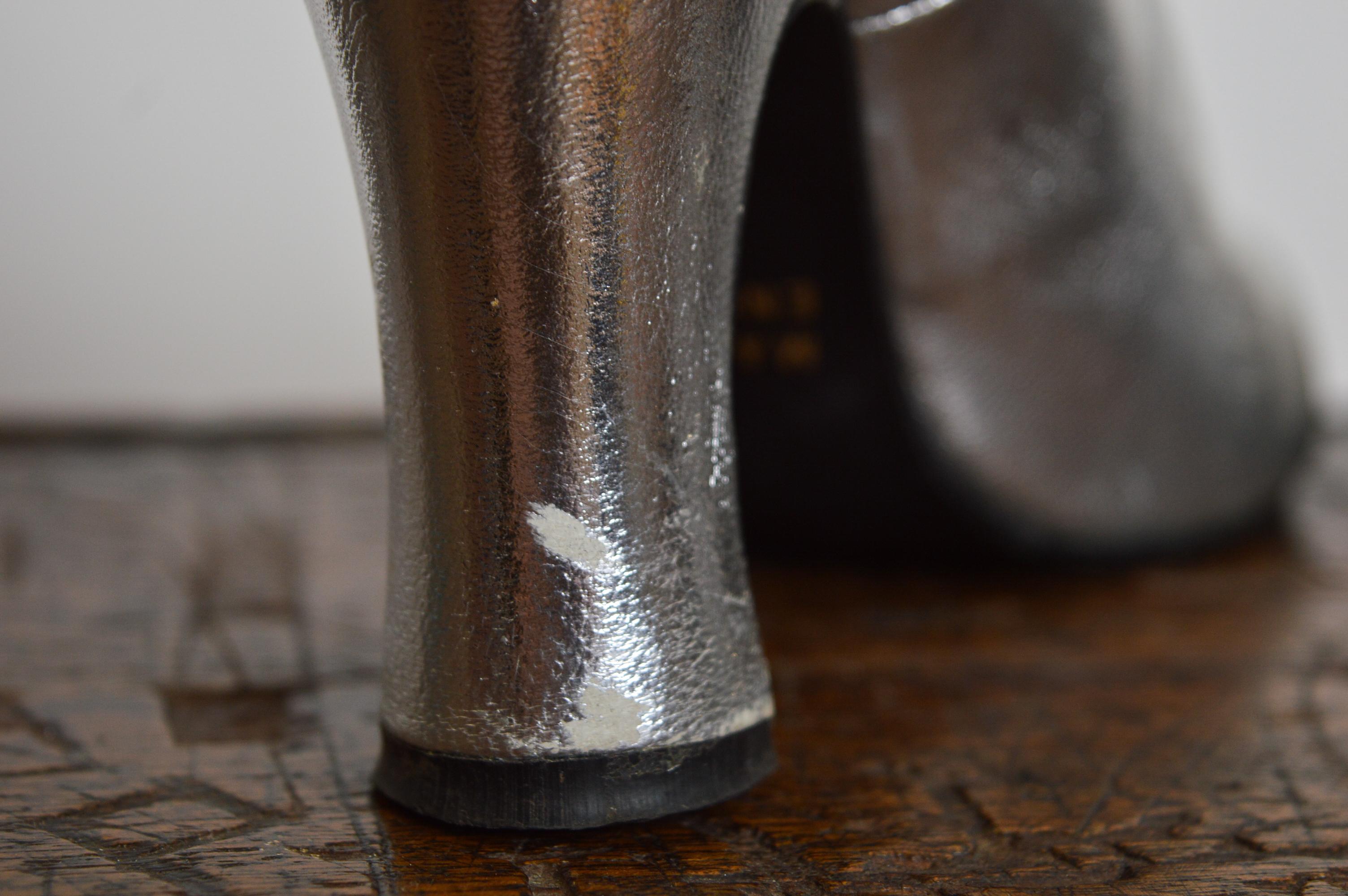 Vintage Vivienne Westwood Metallic Silver Animal toe high heels - court shoes 6