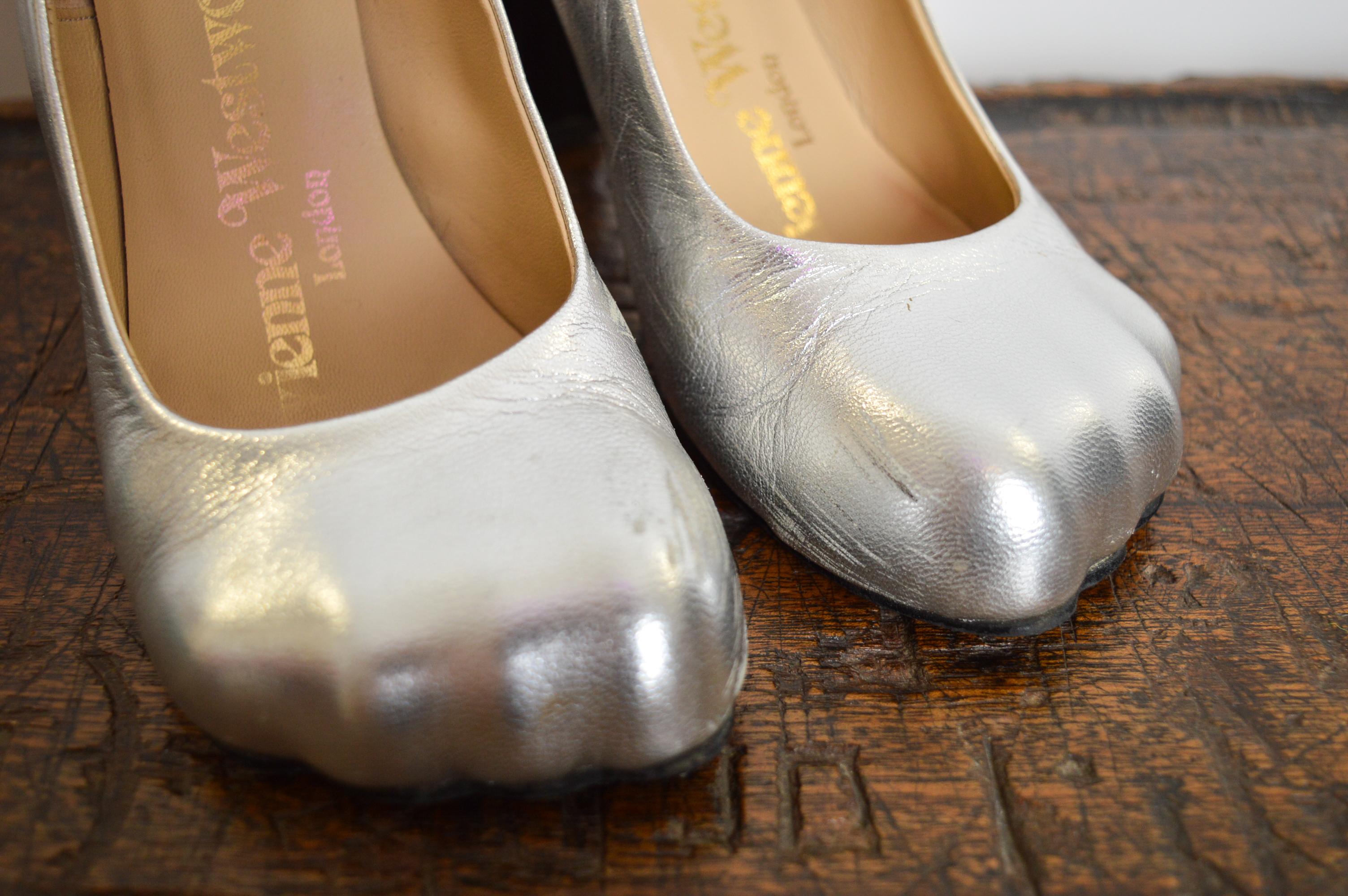 Vintage Vivienne Westwood Metallic Silver Animal toe high heels - court shoes In Good Condition In Sheffield, GB