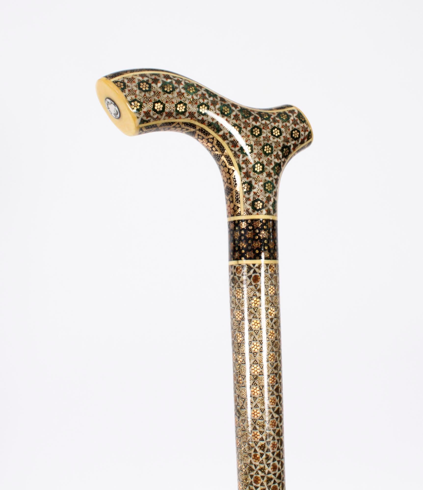 This is a fantastic Vintage Vizagapatam style Islamic micro mosaic inlaid walking stick, circa 1980 in date.

It is a lovely item and as such would be appreciated by any collector of walking sticks or canes.
 
Condition:
In excellent condition,