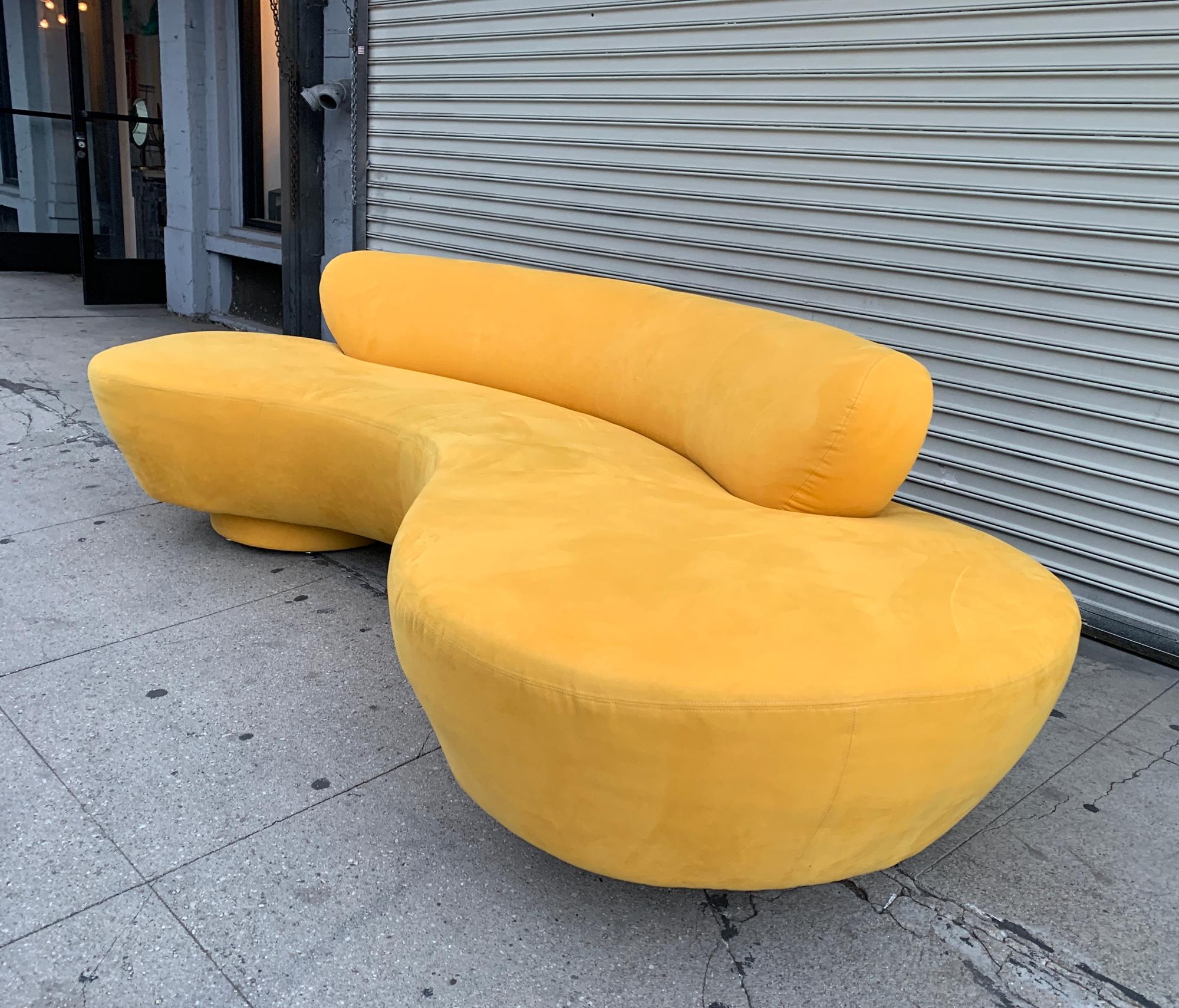 Vintage Vladimir Kagan for Directional, Serpentine Sofa 3