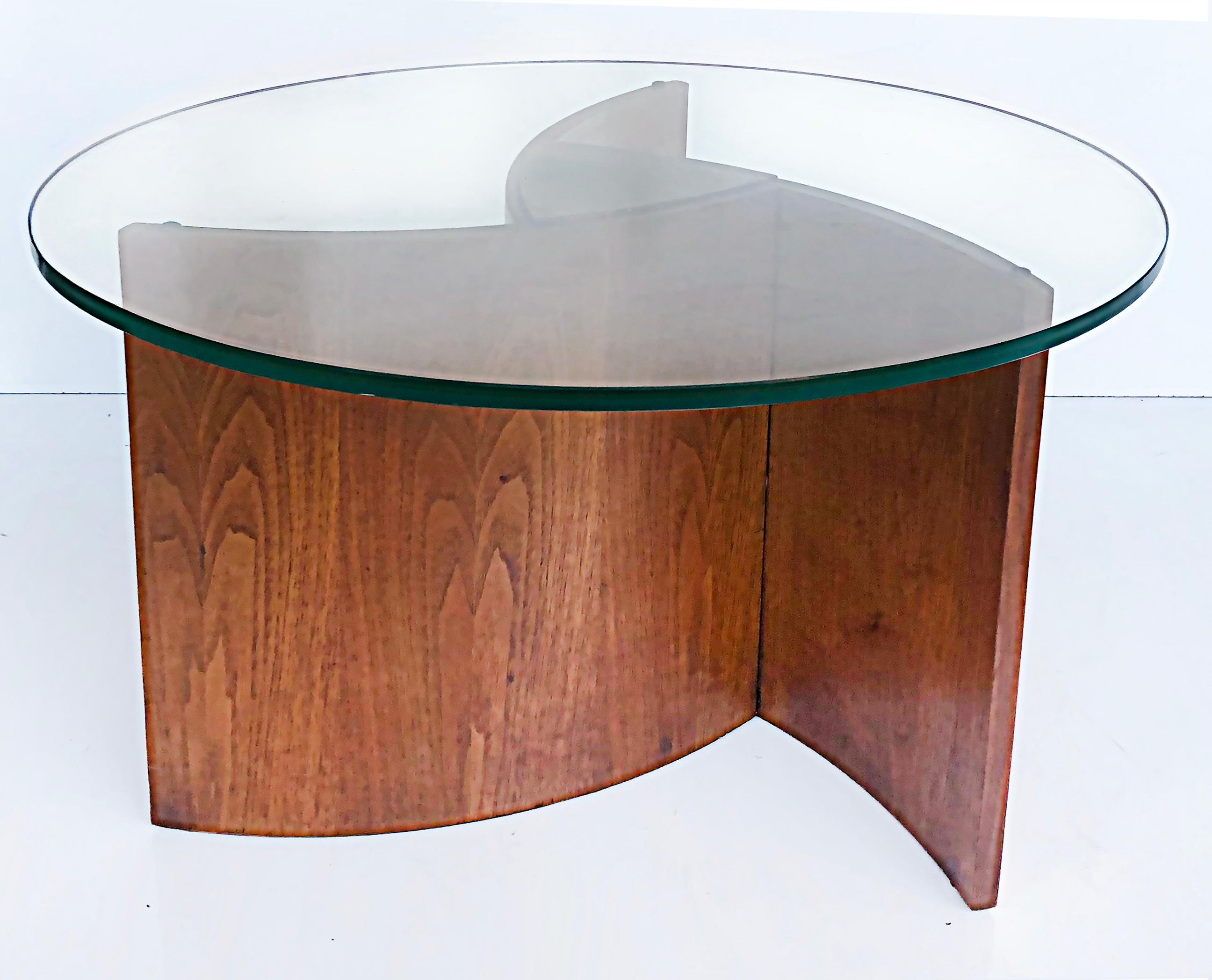 American Vintage Vladimir Kagan Propellor Form Walnut Coffee Table with Glass Top, 1960s
