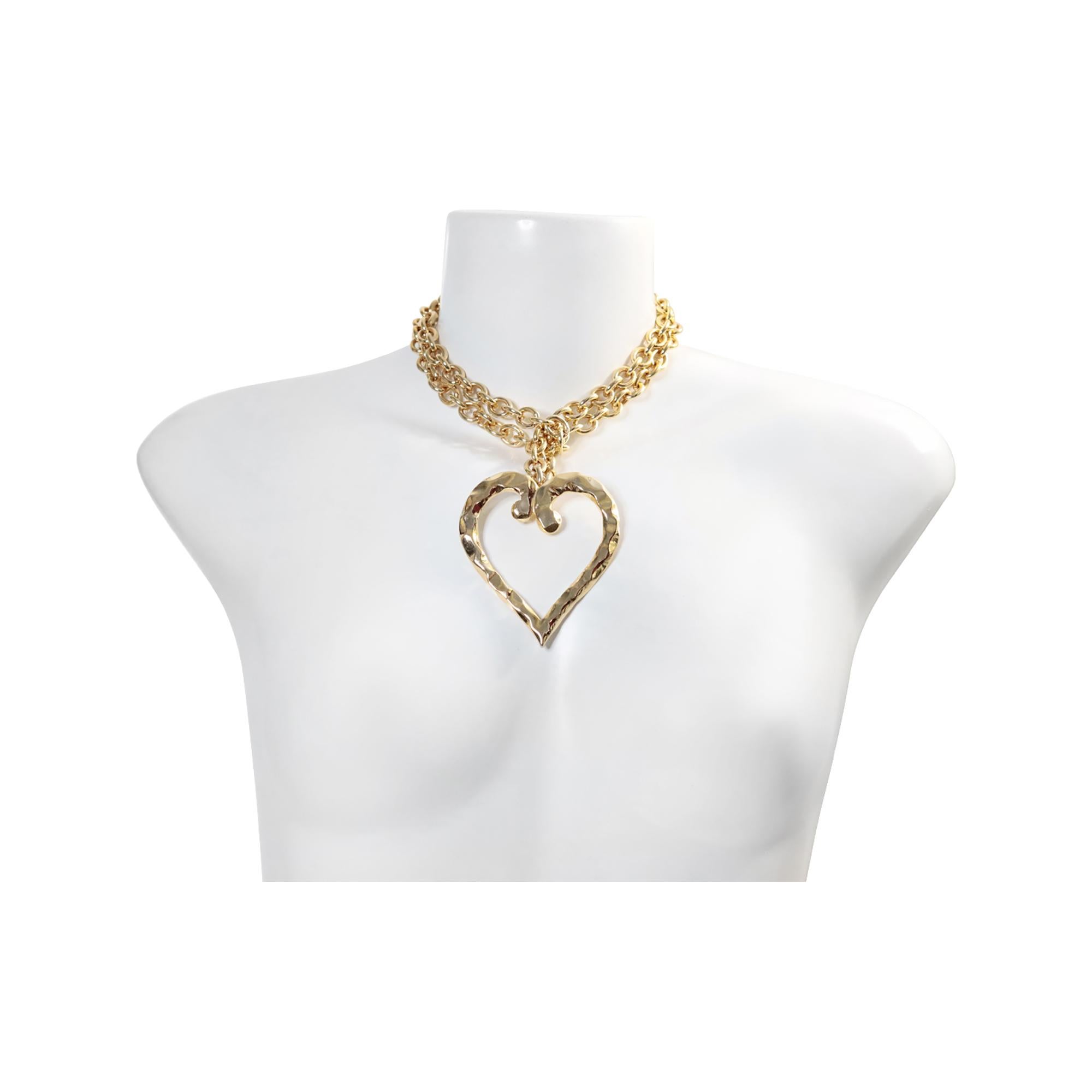 Vintage By Link Necklace With Large Heart Circa 1980 Unisexe en vente