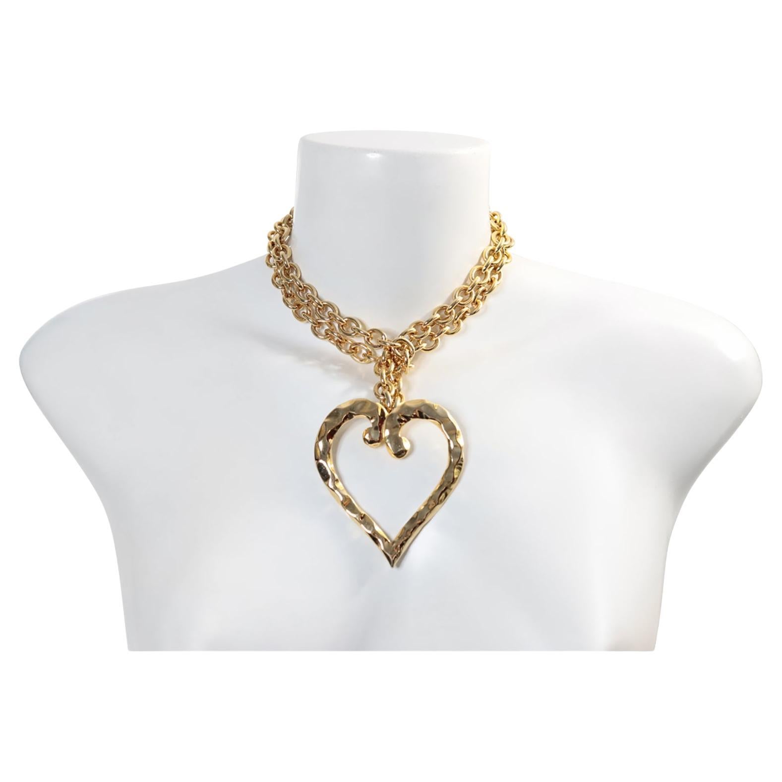 Vintage Vo Gold Tone Link Halskette mit großem Herz CIRCA 1980s