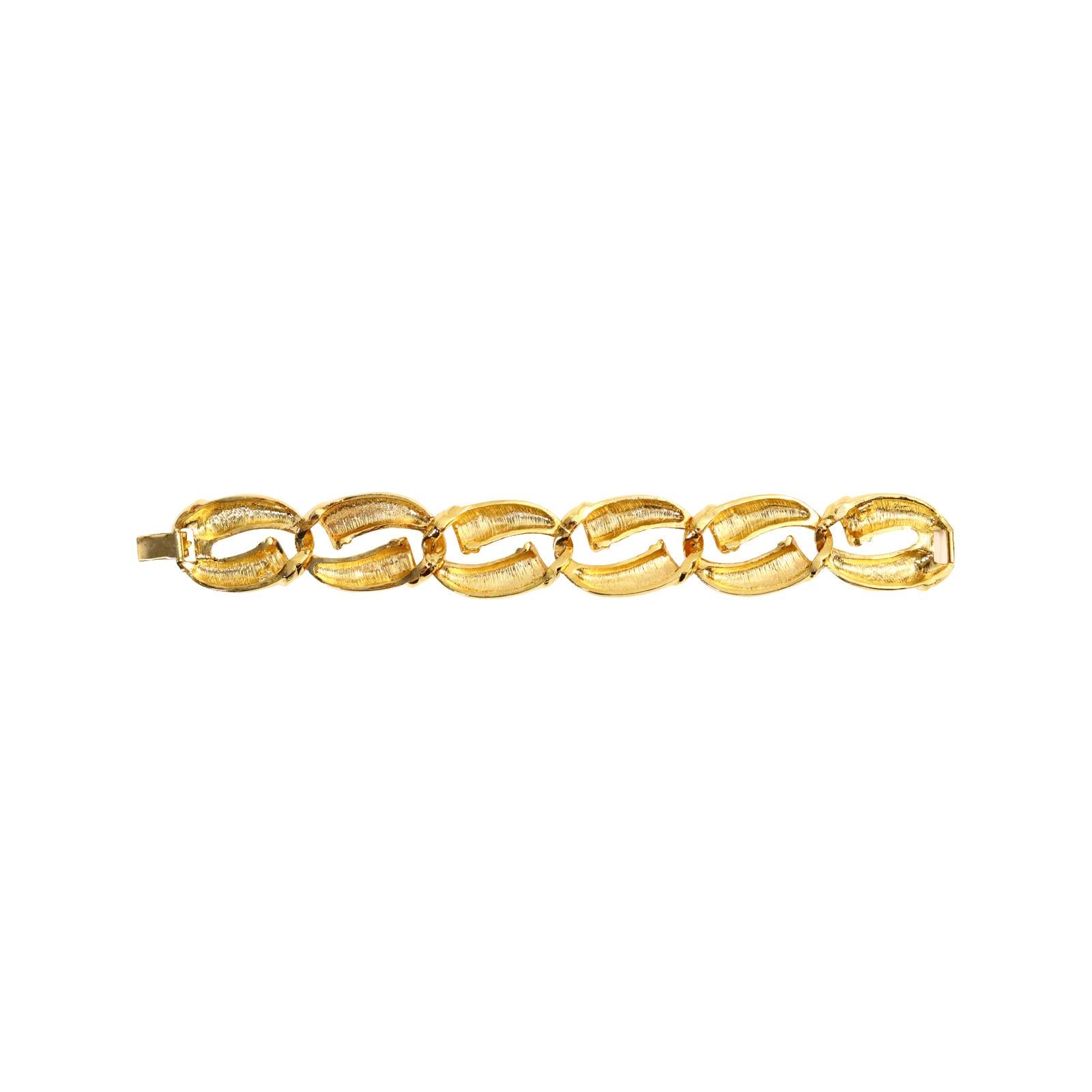 Vintage VO Gold Tone Oval Links Bracelet Circa 1980s In Good Condition For Sale In New York, NY