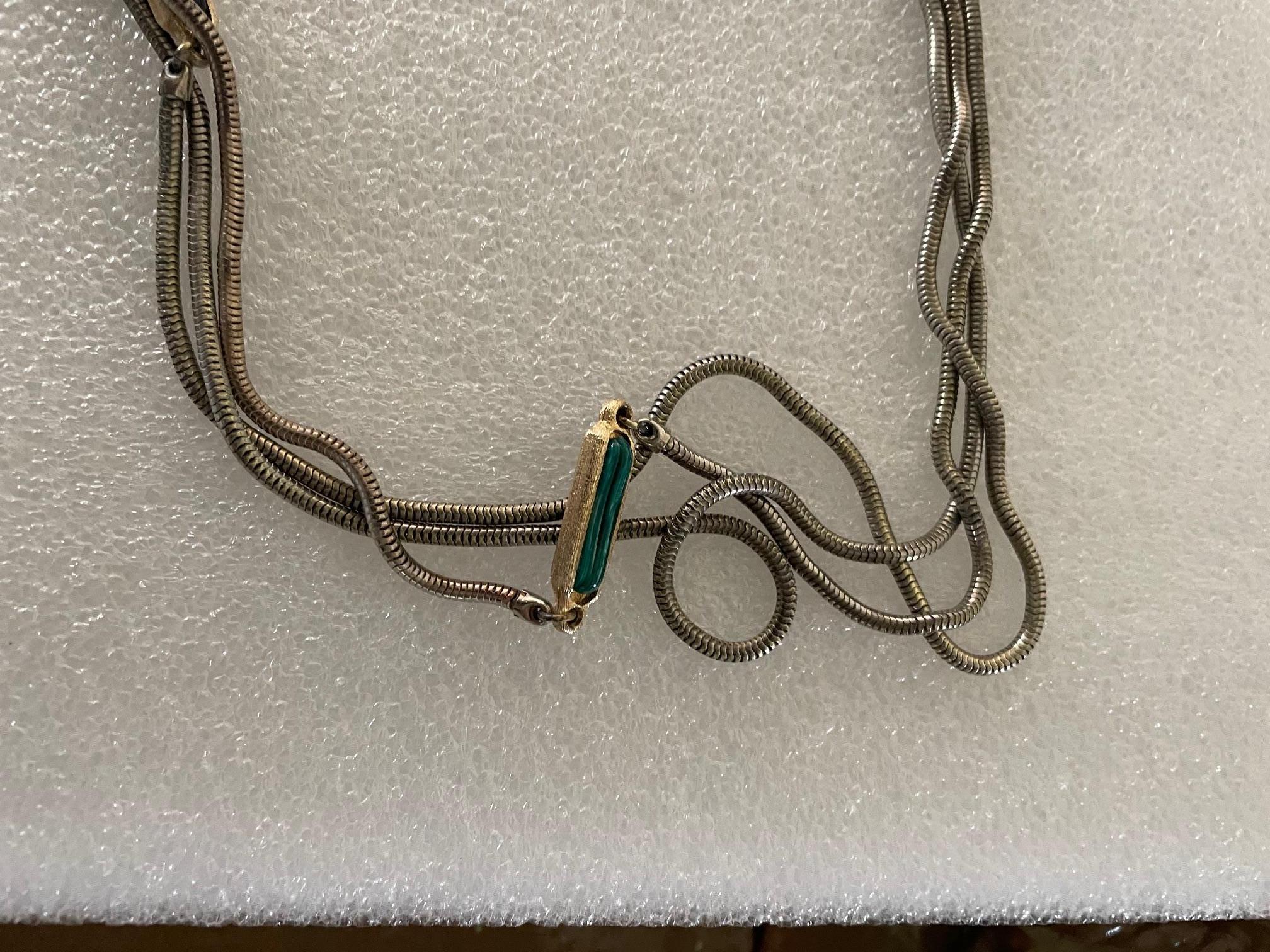 Collier Vintage Vogue Bijoux en vente 1