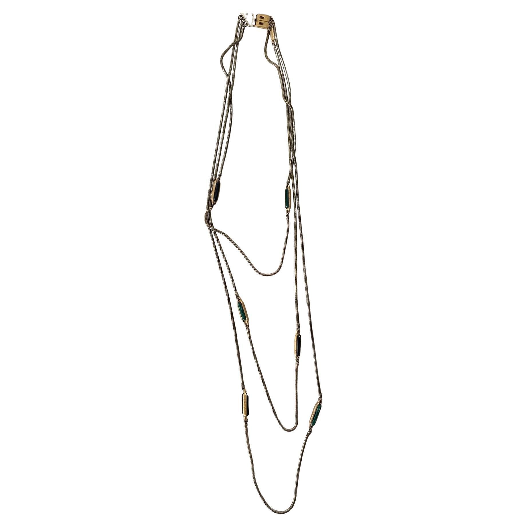 Collier Vintage Vogue Bijoux en vente