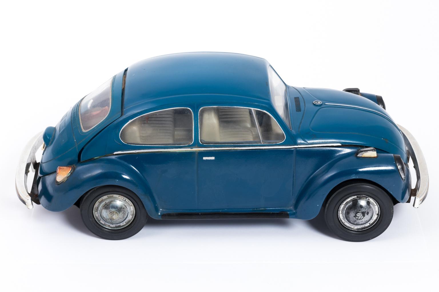 Vintage Volkswagen Beetle Decanter, circa 1973 9