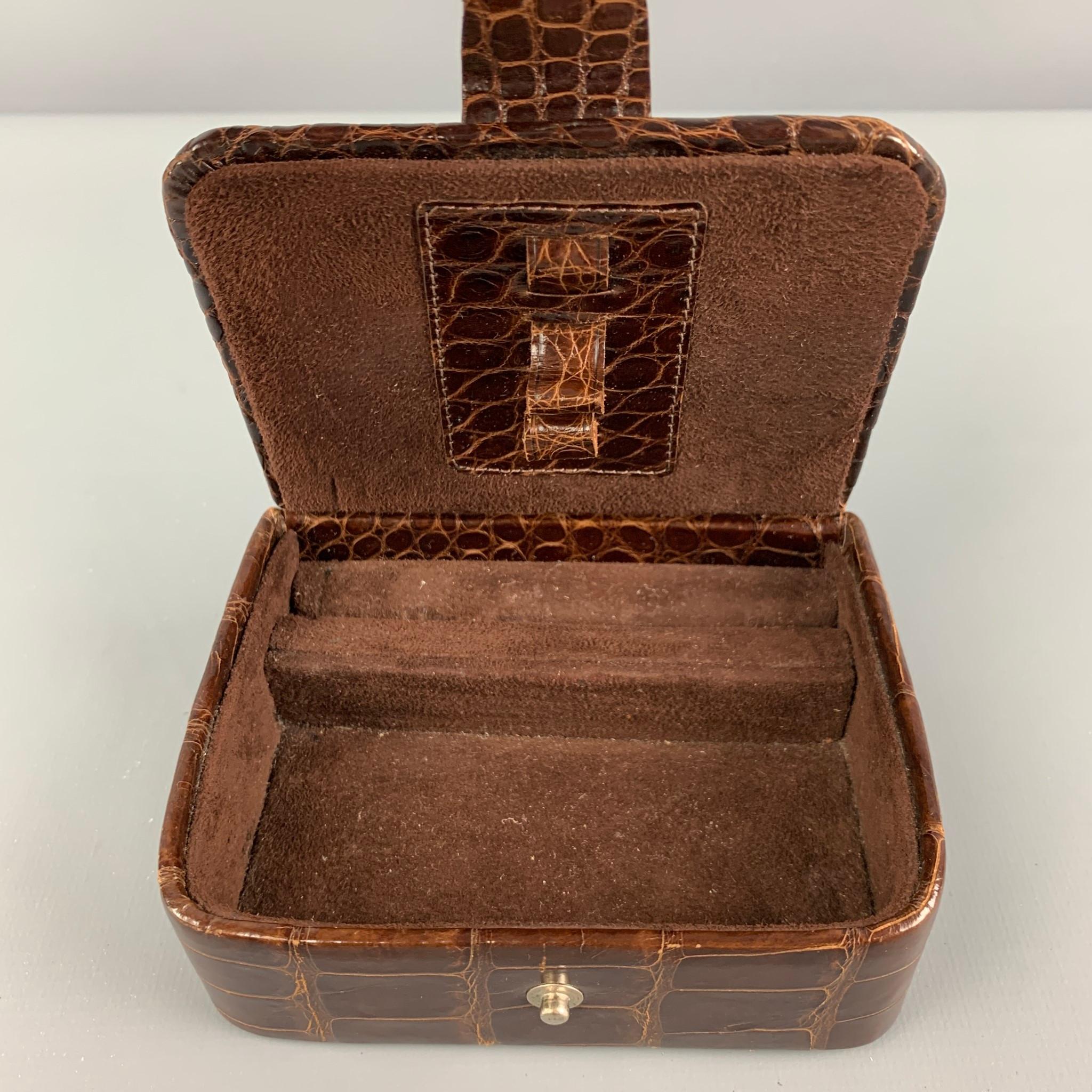 Vintage VOUGE Of Calif. Brown Alligator Leather Jewelry Case In Good Condition In San Francisco, CA