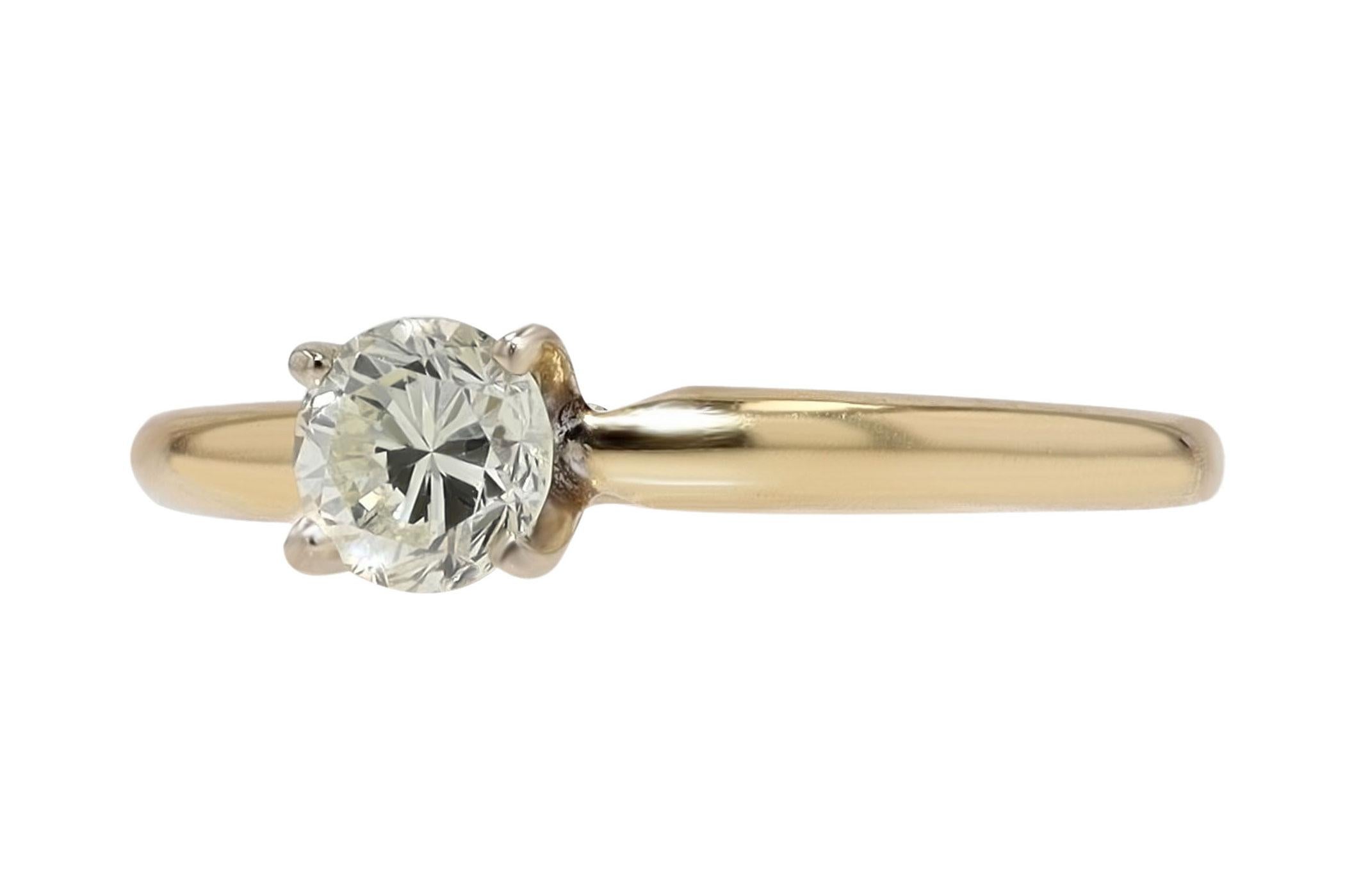 Vintage VVS2 Diamond Solitaire Engagement Ring In Good Condition In Santa Barbara, CA