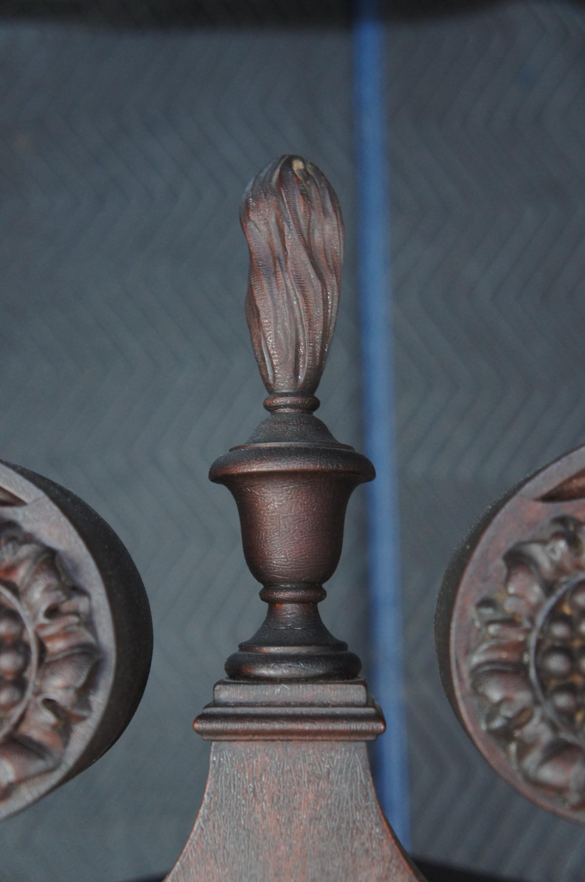 Vintage W. A. Berkey Armadio ad angolo in mogano fiammato stile Chippendale americano in vendita 5