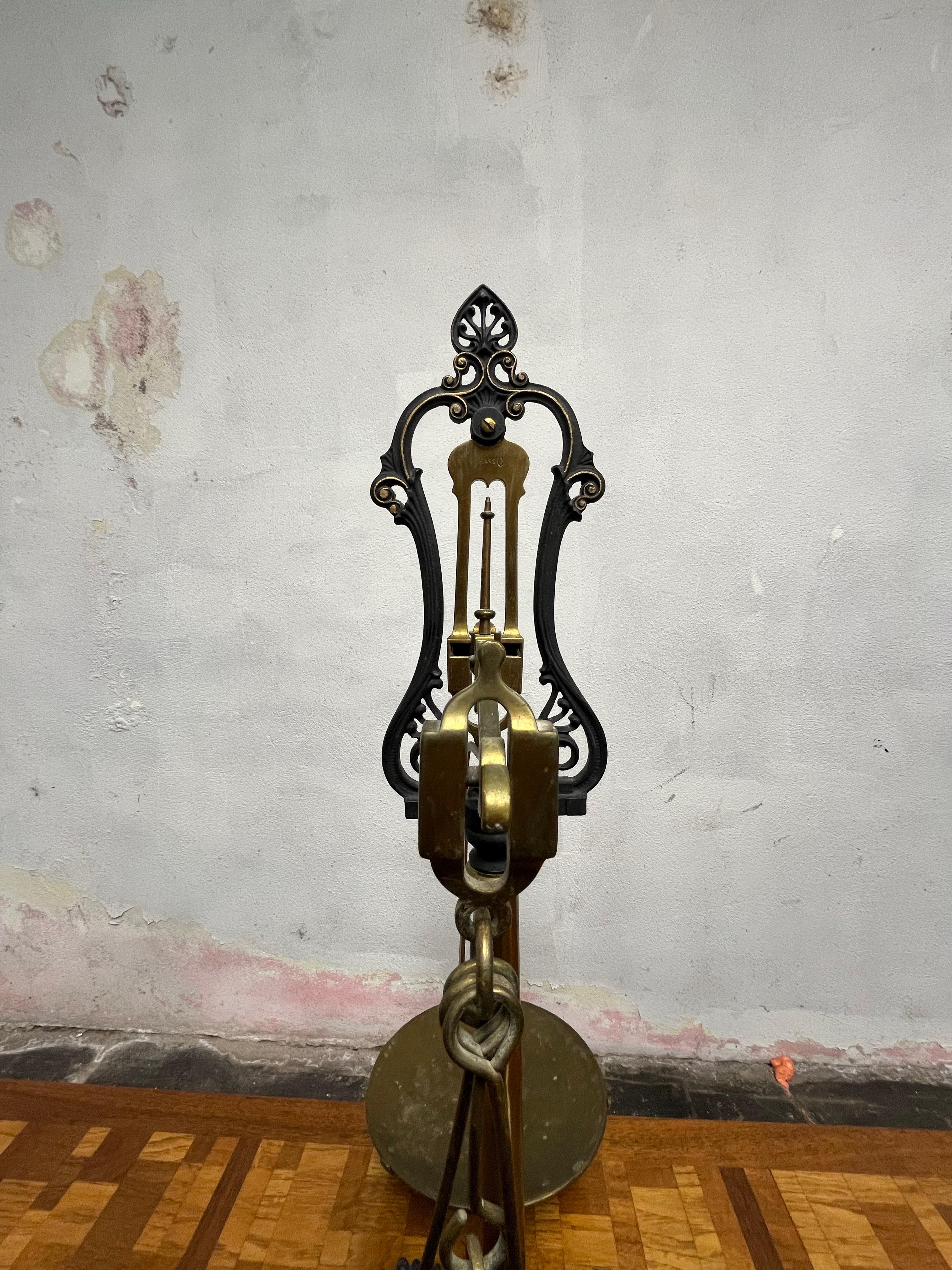 Scale de poutres vintage W.& T. Avery en laiton et fonte en vente 3