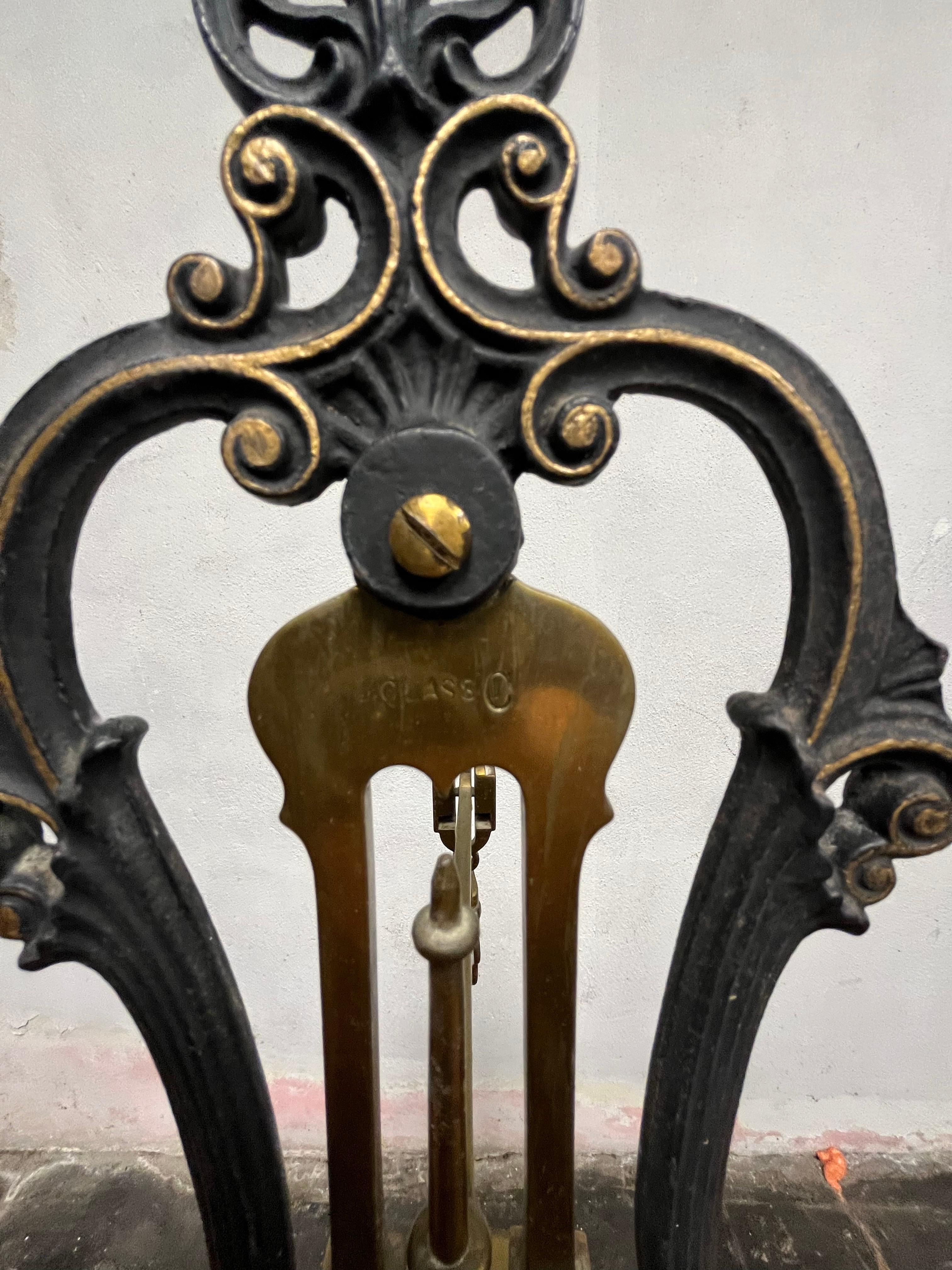 Scale de poutres vintage W.& T. Avery en laiton et fonte en vente 4