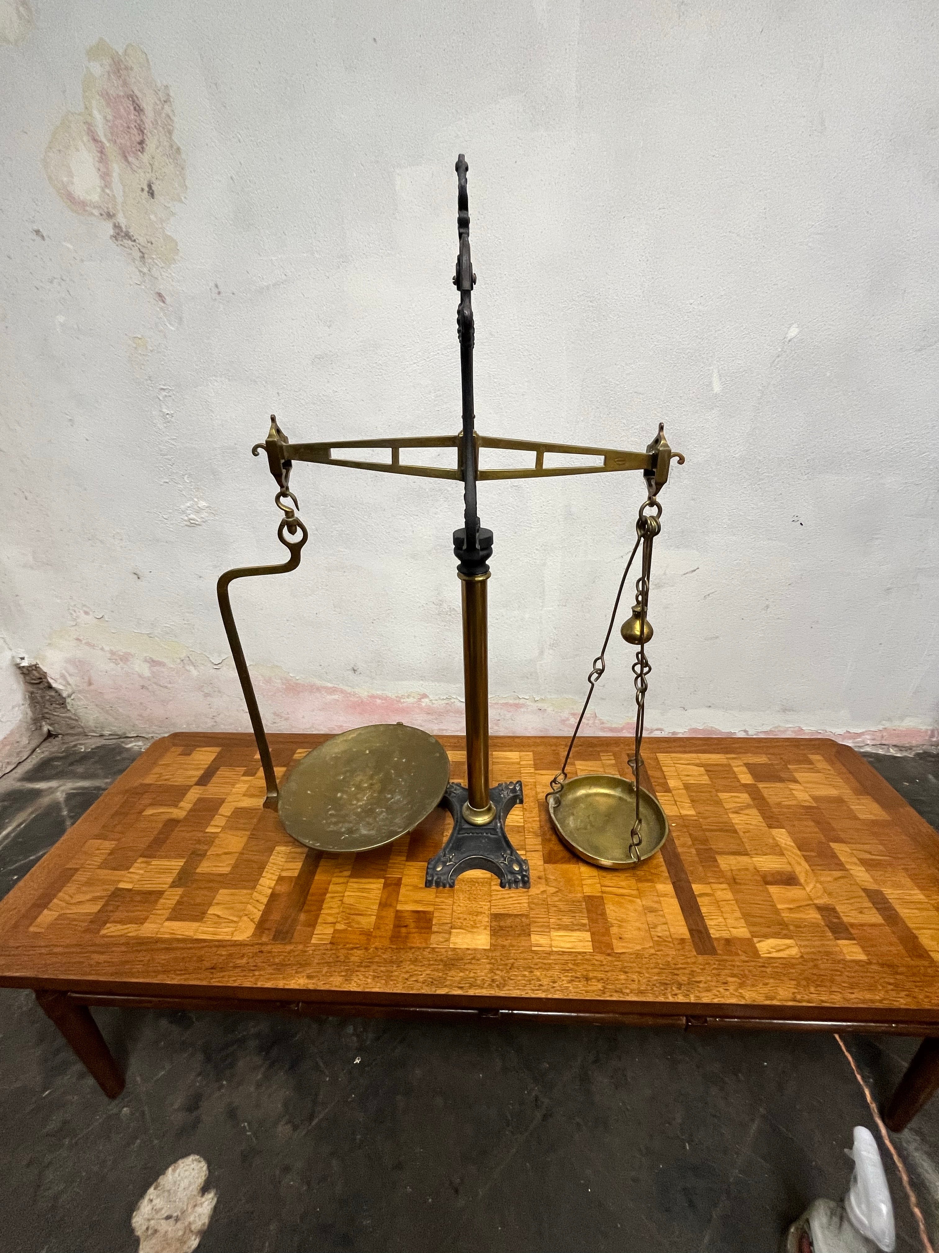 Victorien Scale de poutres vintage W.& T. Avery en laiton et fonte en vente
