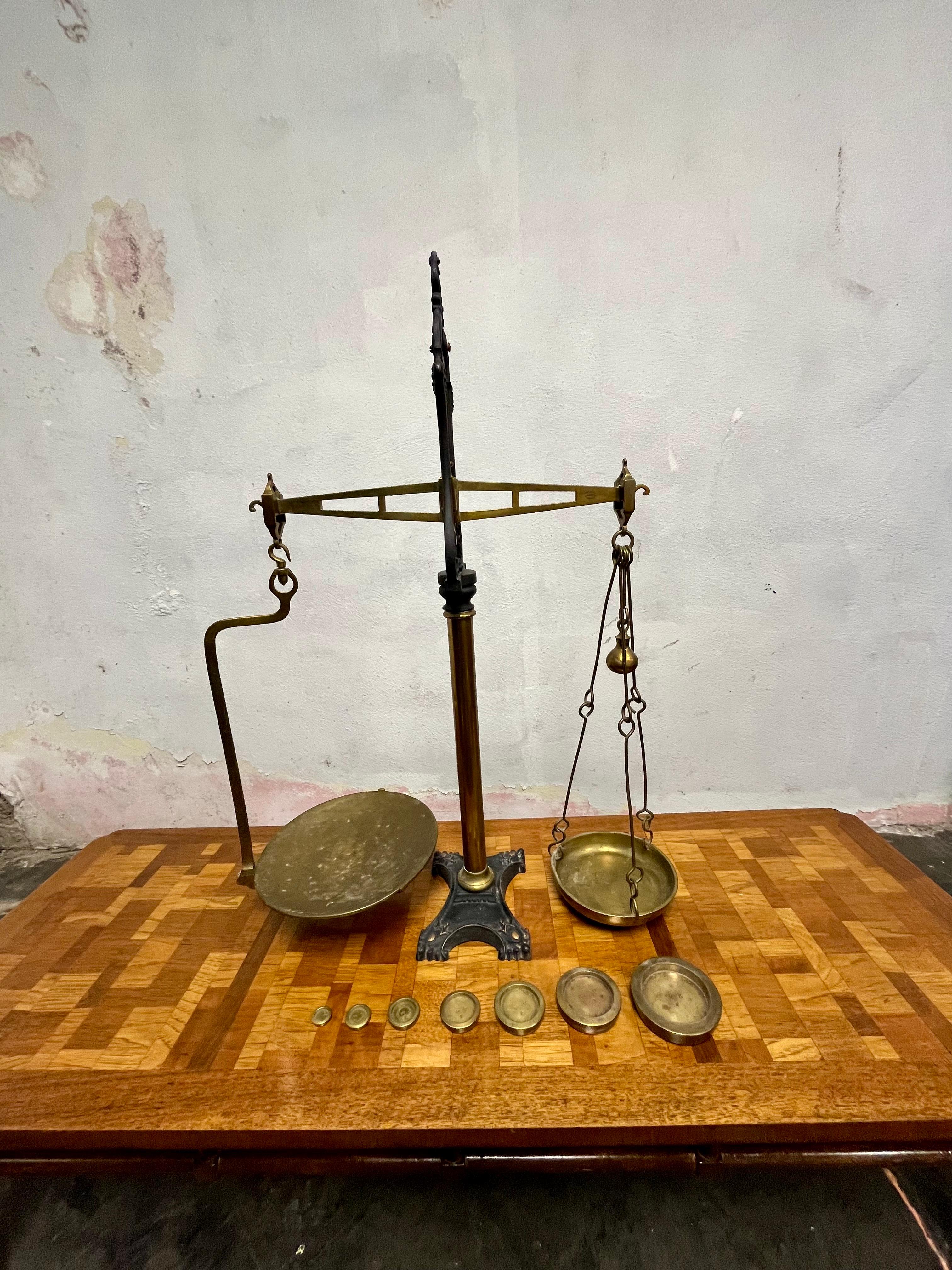 Anglais Scale de poutres vintage W.& T. Avery en laiton et fonte en vente