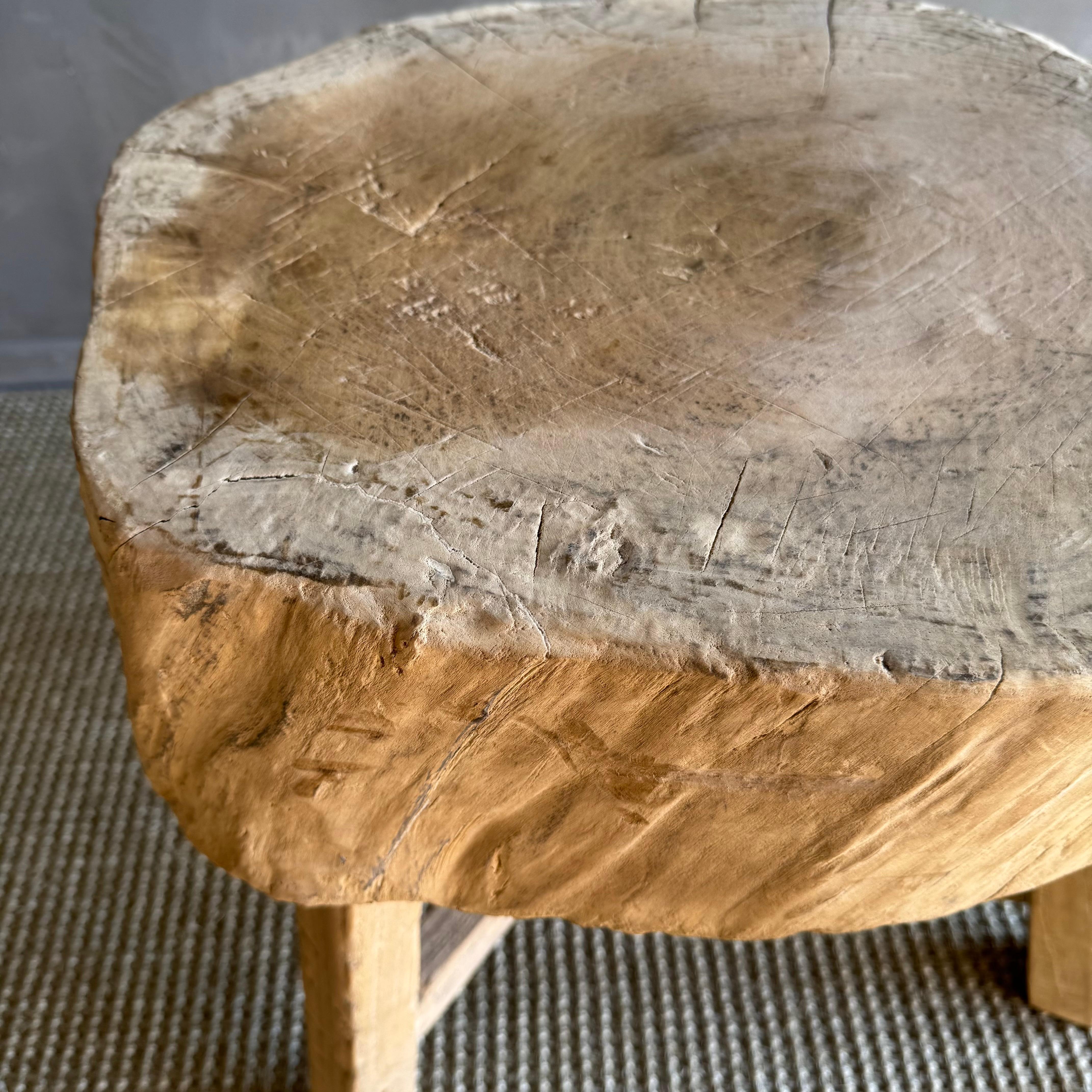 Vintage Wabi Sabi Ulme Wood Slice Beistelltisch (20. Jahrhundert) im Angebot