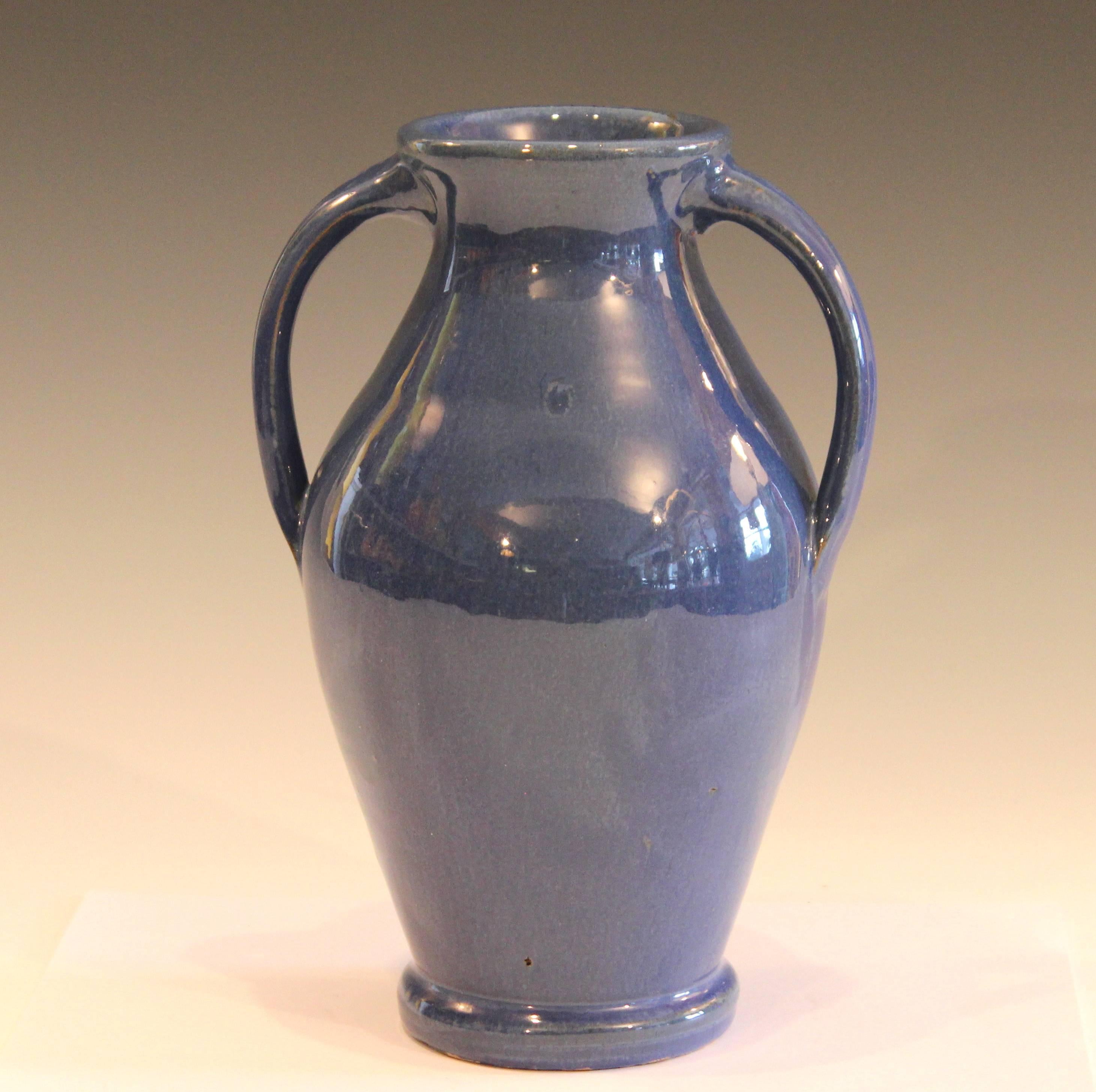 American Vintage Waco Bybee KY Kentucky Southern Folk Blue Arts & Crafts Pottery Vase