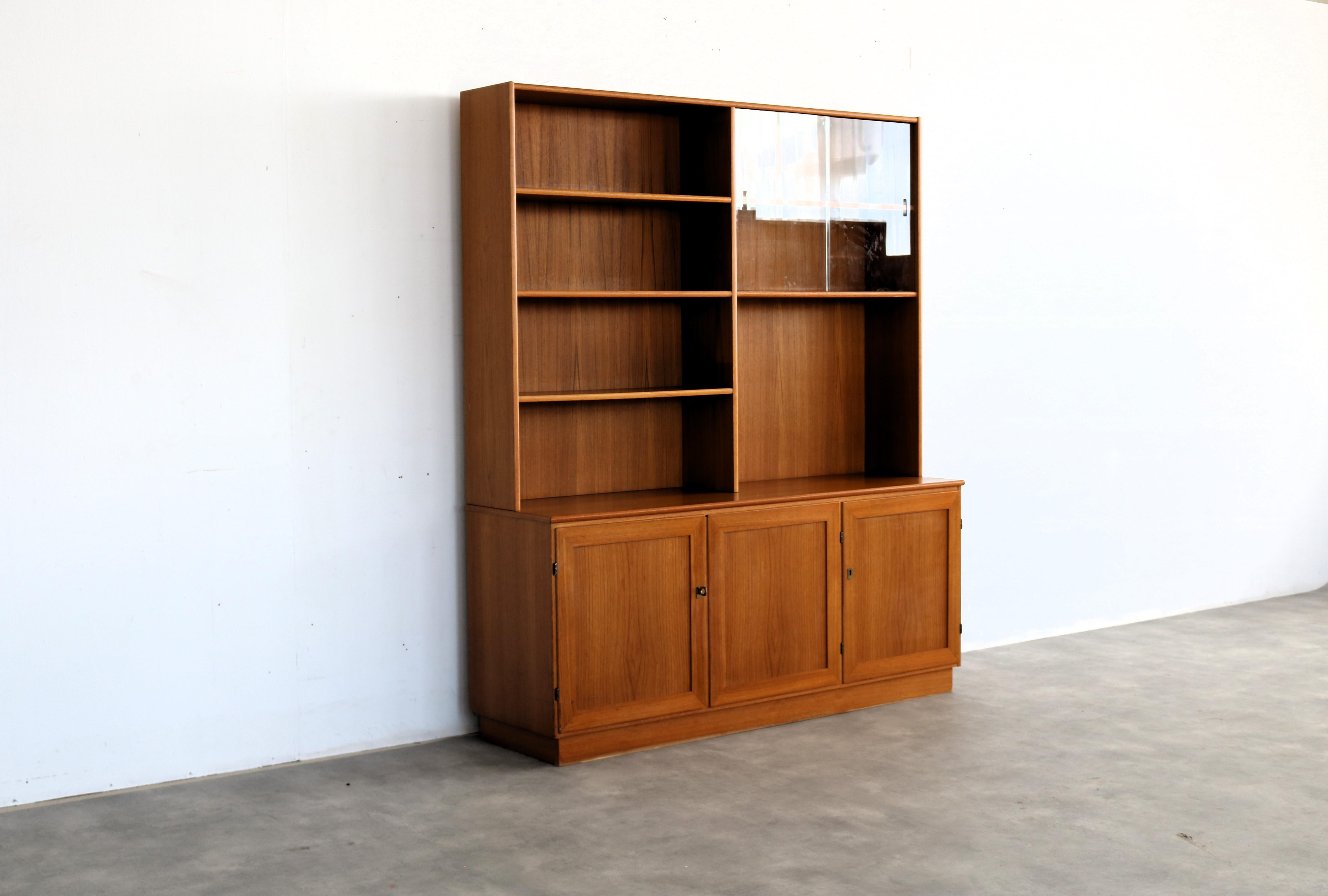 vintage wall cabinet  bookcase  1960s  Swedish In Good Condition For Sale In Lemmer, NL
