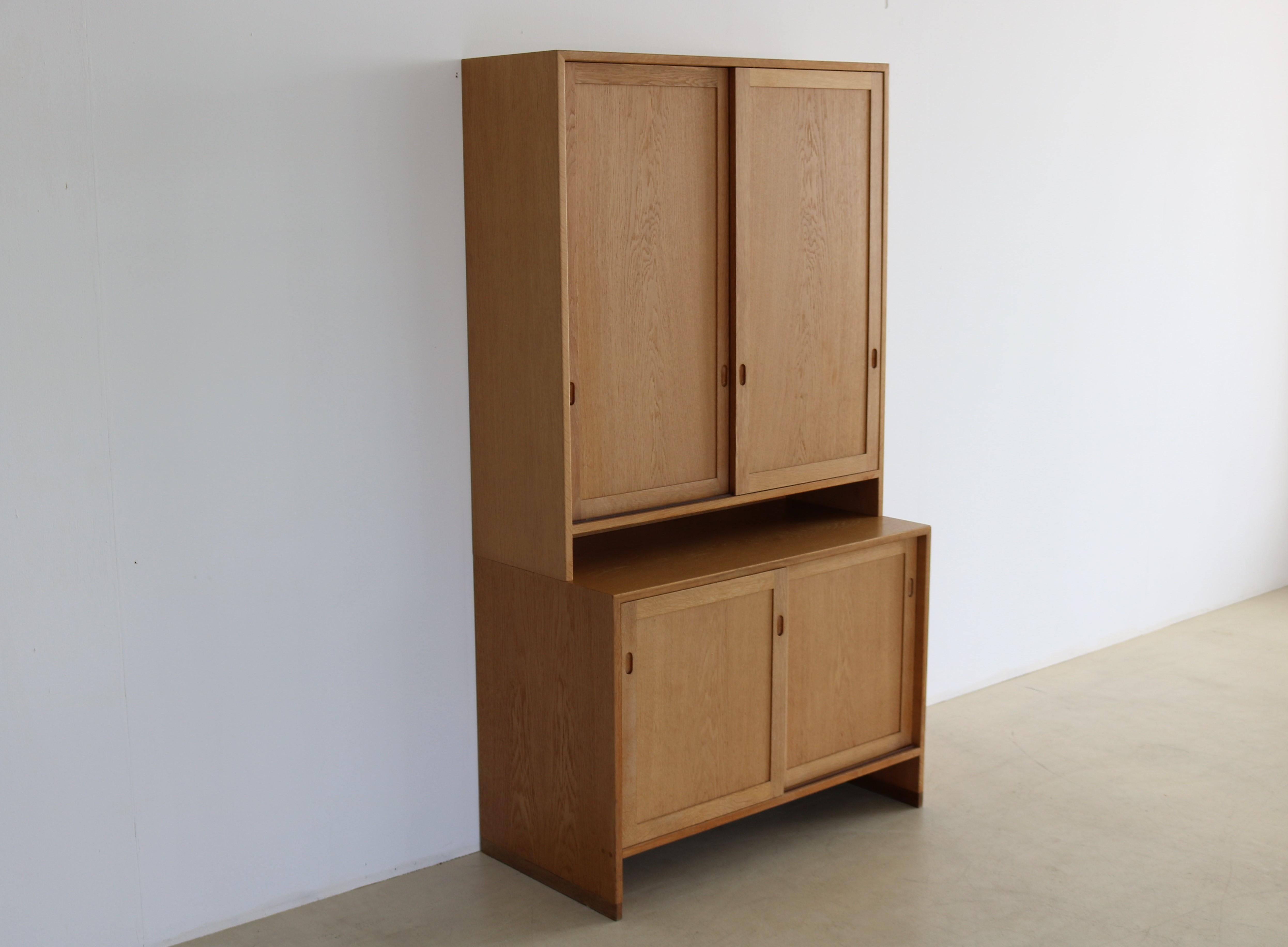 Mid-20th Century Vintage Wall Cabinet Cabinet Hans Wegner R.Y. Mobler For Sale