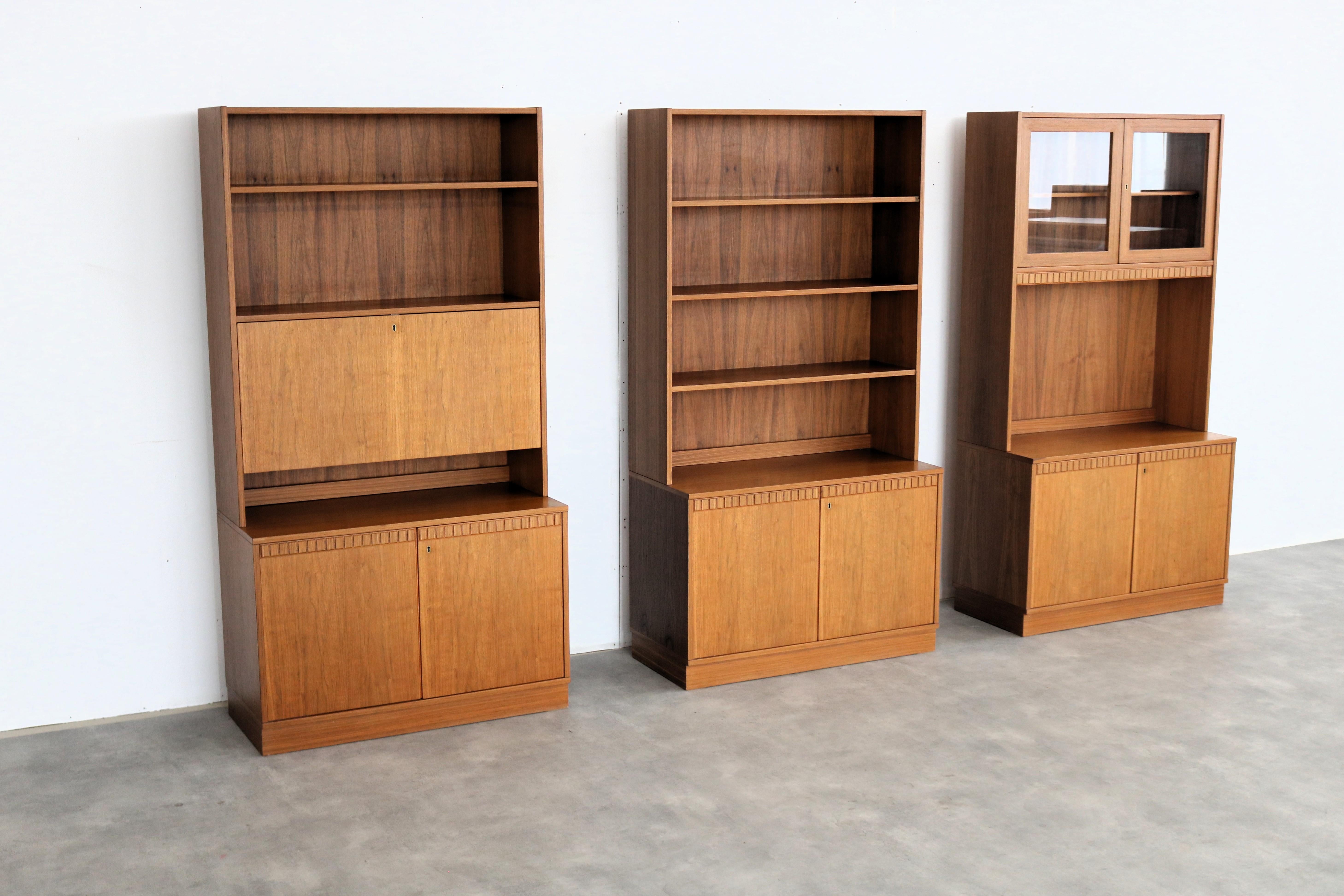 Vintage wall cabinets  wall unit  1960s  Swedish In Good Condition For Sale In Lemmer, NL