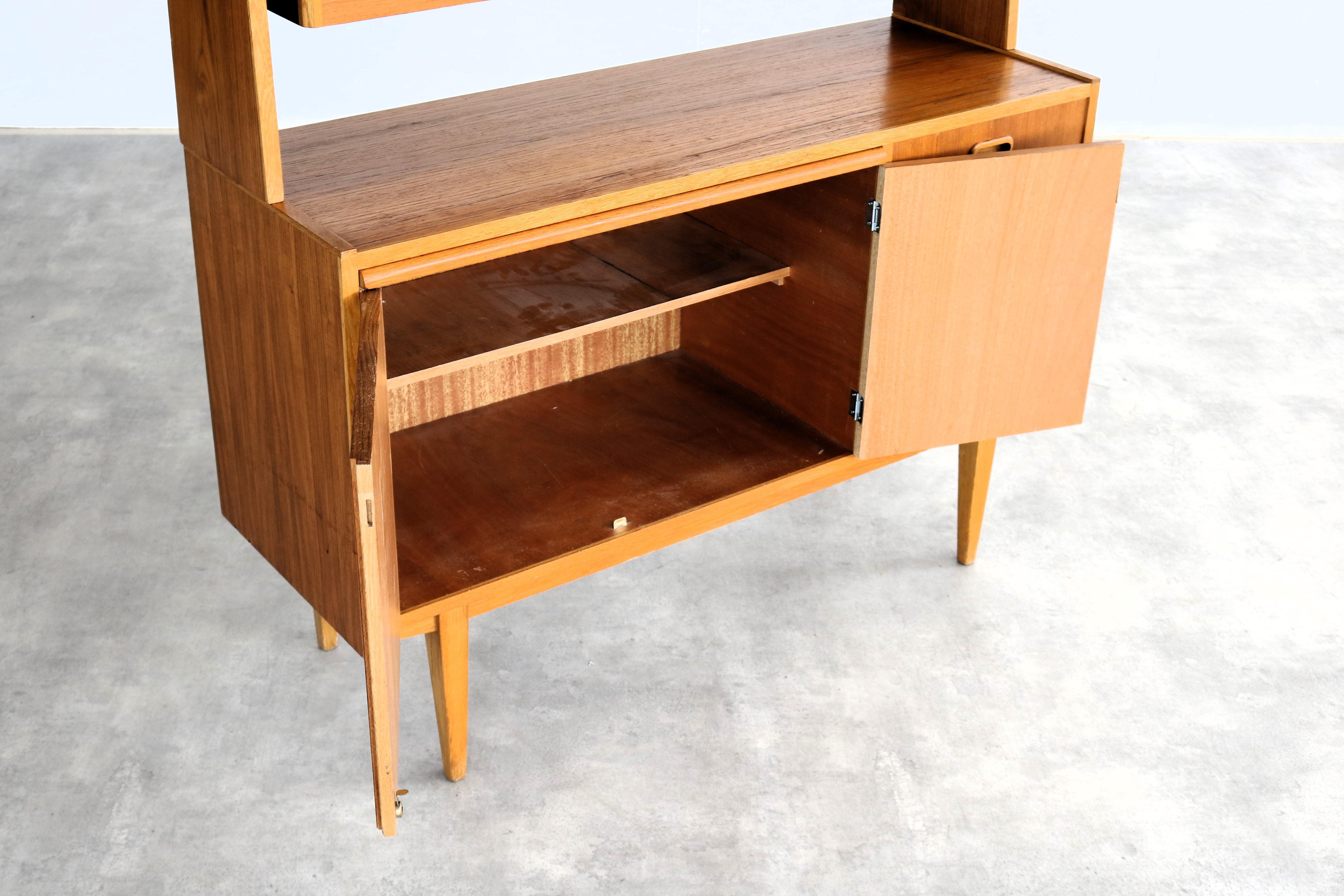 Vintage-Hängeschrank  60s  Sekretärin  Schrank  Schwedisch im Angebot 2